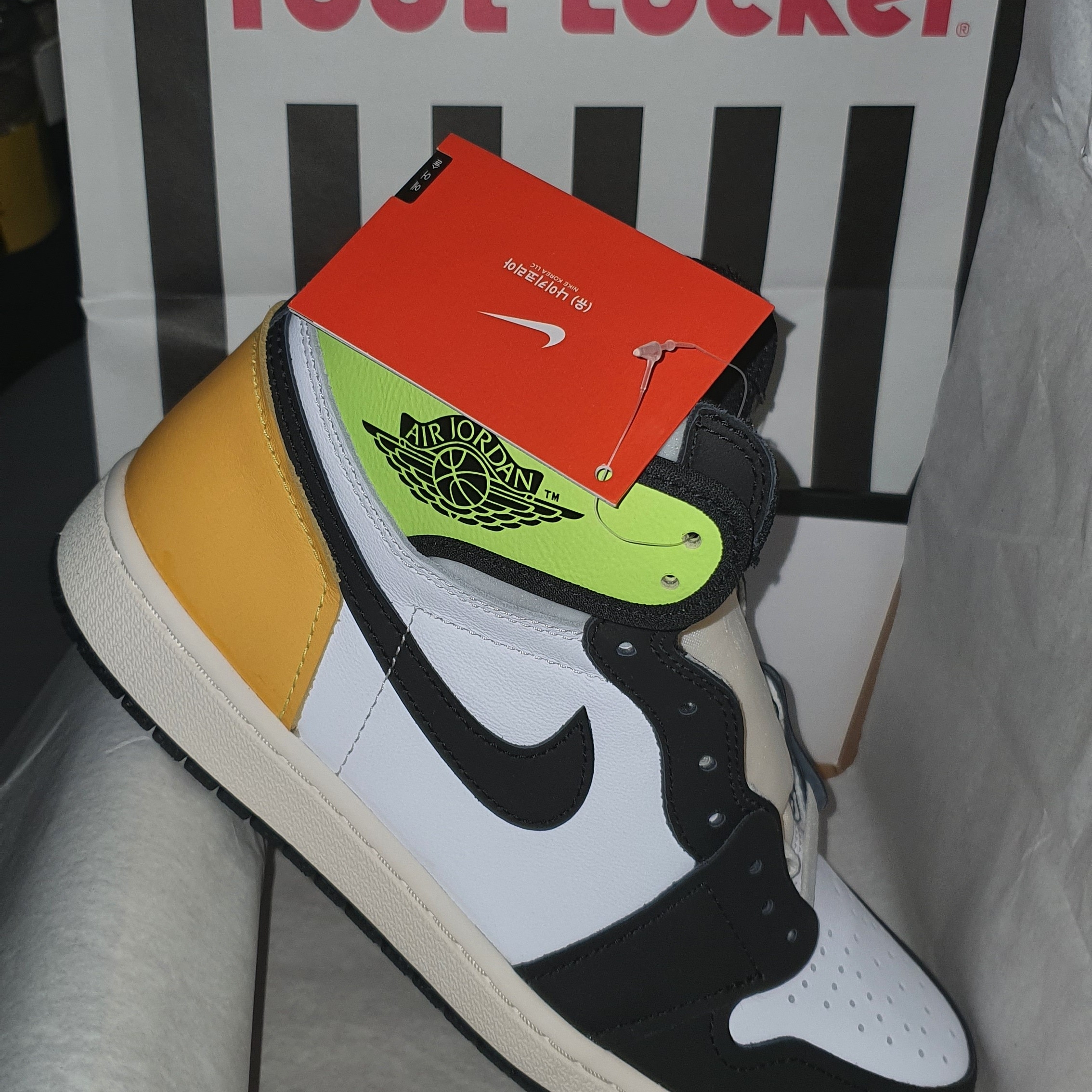 Jordan 1 Retro High OG Volt Gold 착용 스타일 - 1