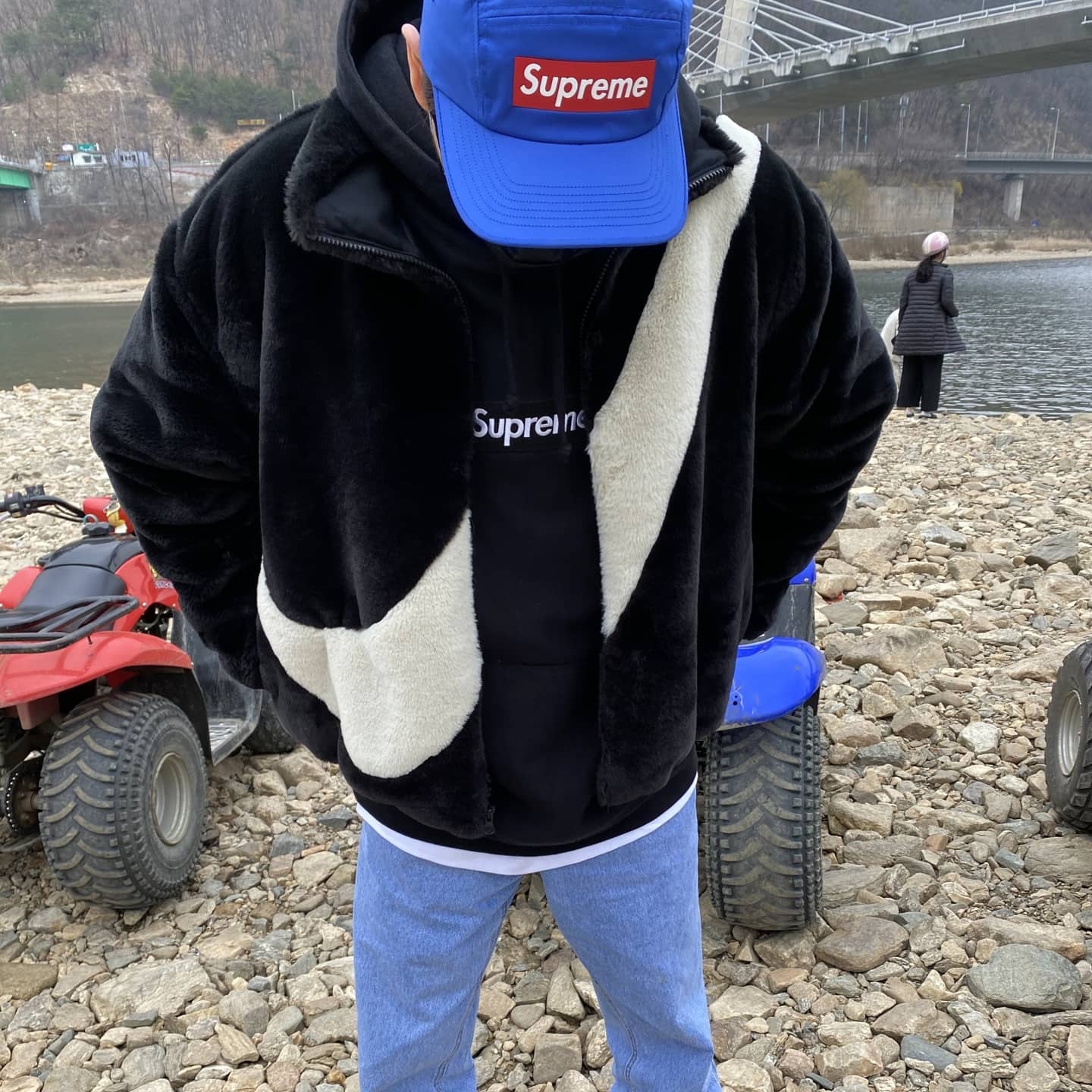 Nike x Sacai LDWaffle Black 착용 스타일 - 2