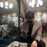 KREAM 프로필 이미지