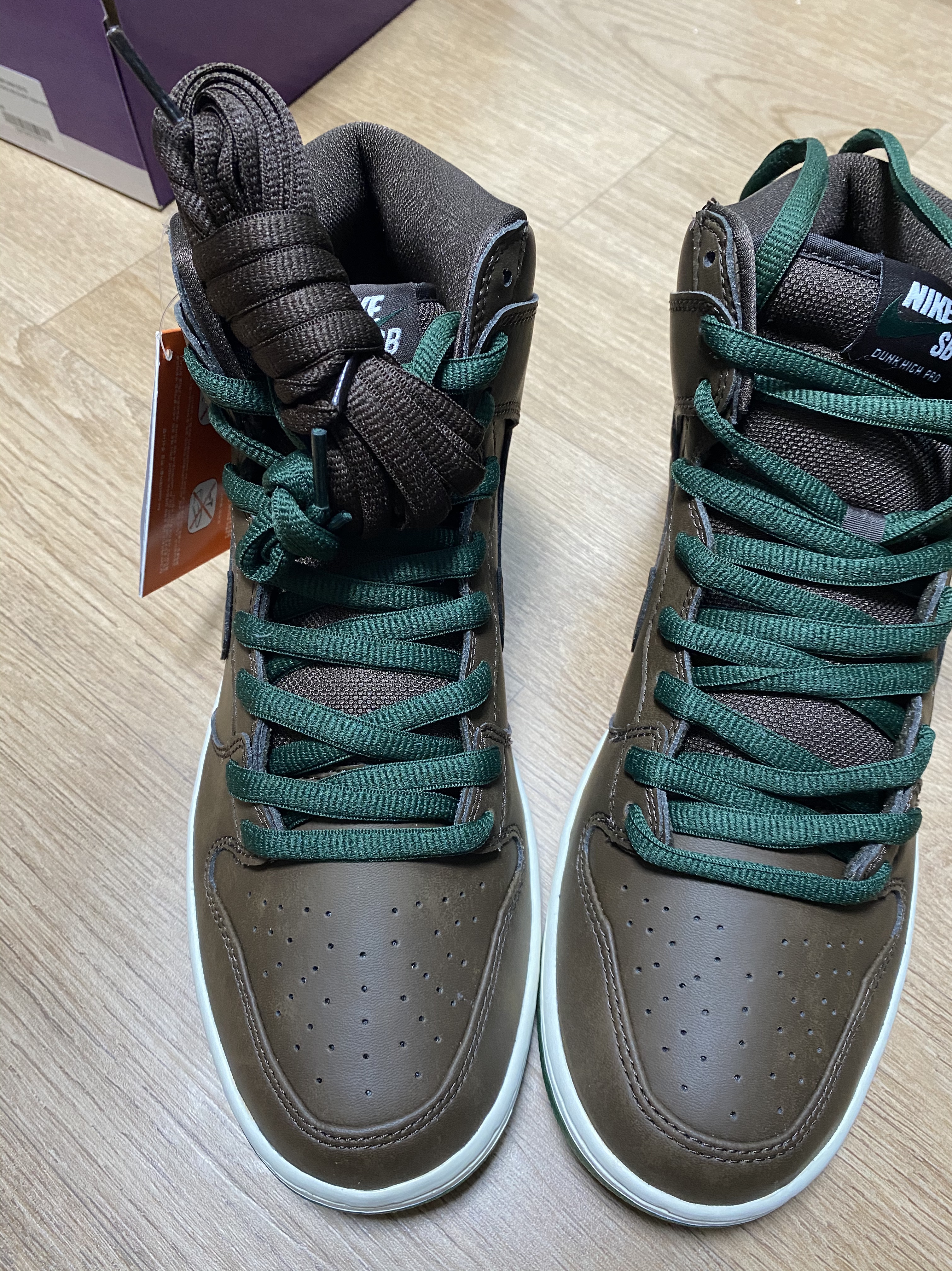 Nike SB Dunk High Pro Baroque Brown 착용 스타일 - 5