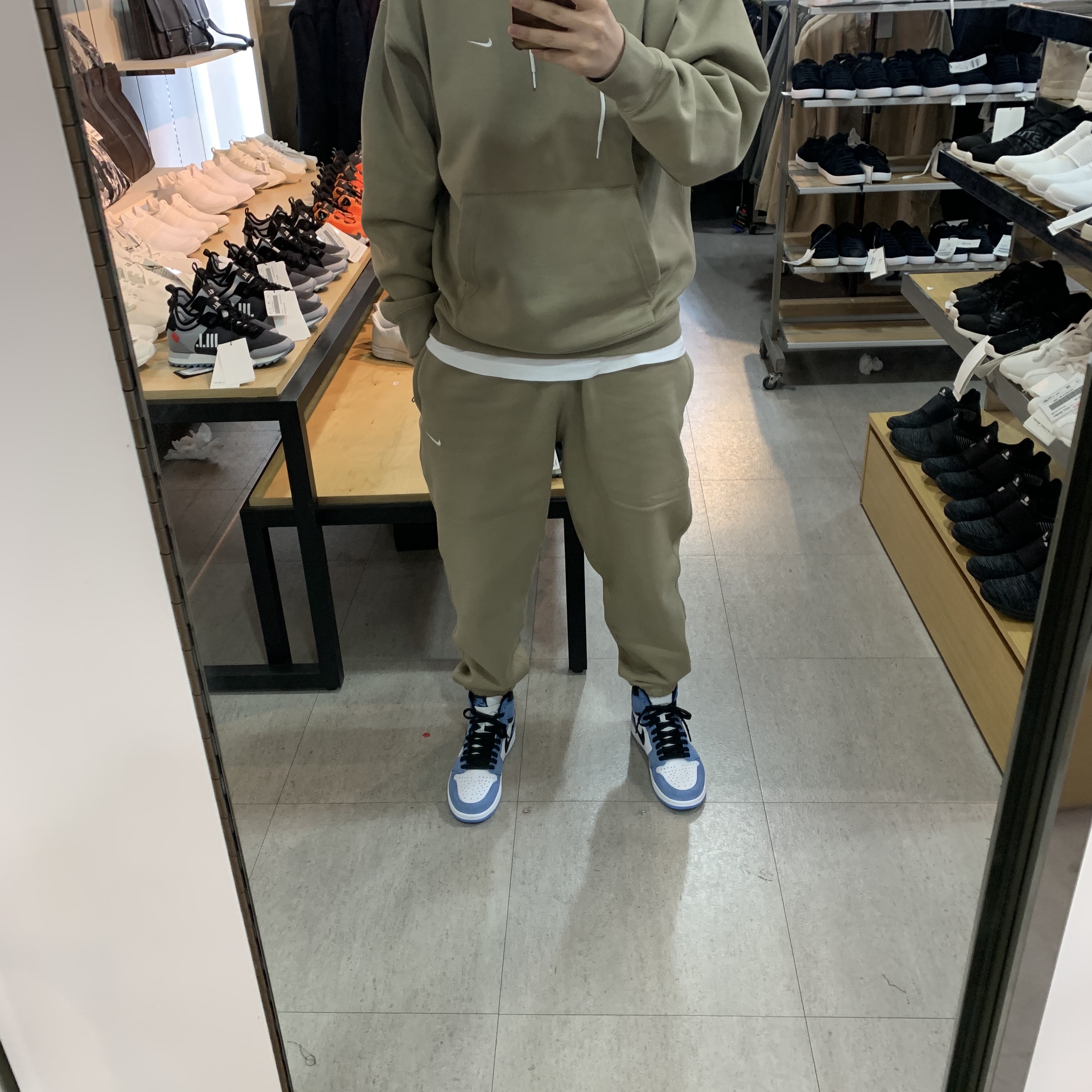 Nike NRG Solo Swoosh Fleece Hoodie Khaki - Asia, Nike NRG Solo Swoosh Fleece Pants Khaki - Asia 착용 스타일