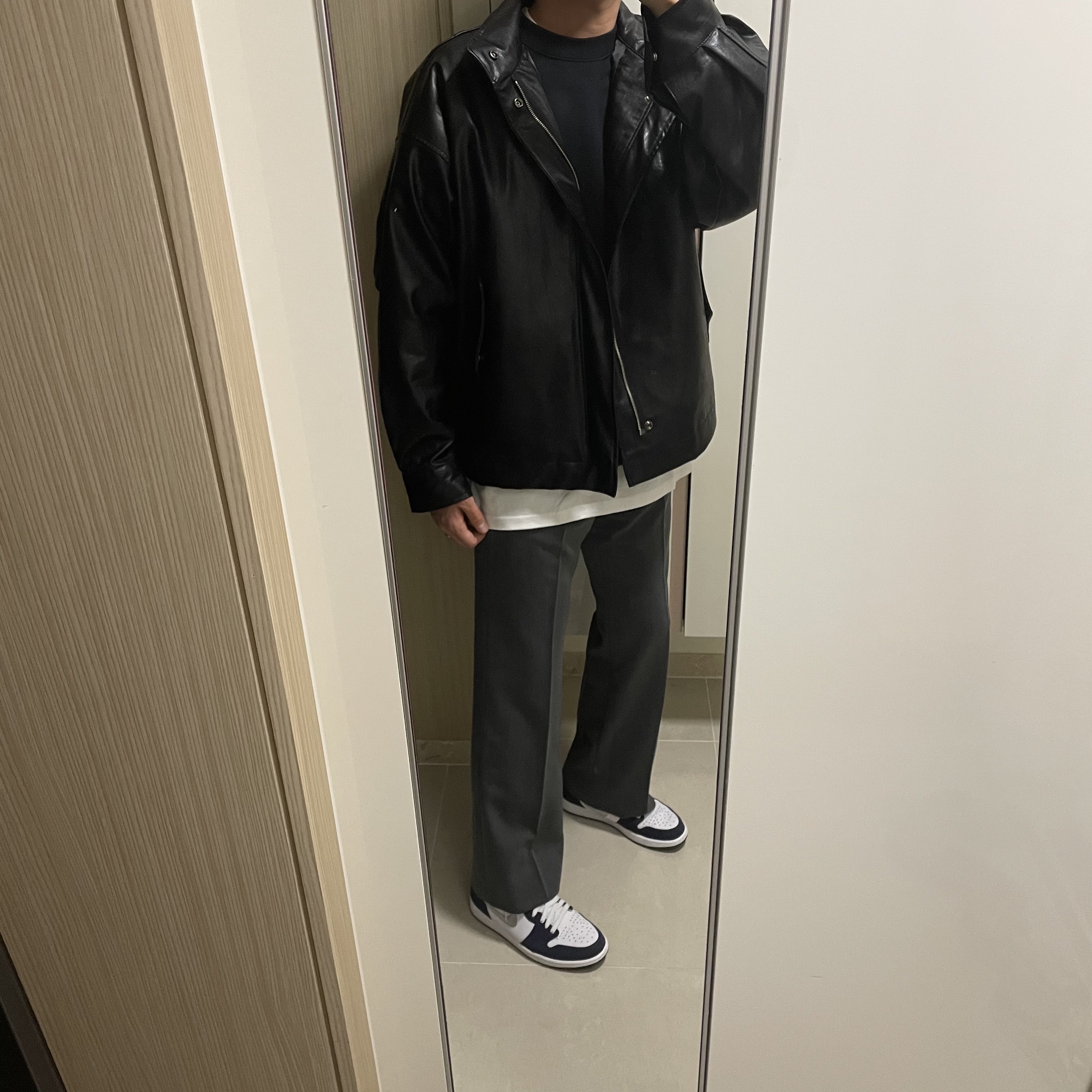 Jordan 1 Retro High OG CO.JP Midnight Navy, Nike x Stussy NRG ZR Fleece Crewneck Black - US/EU 착용 스타일