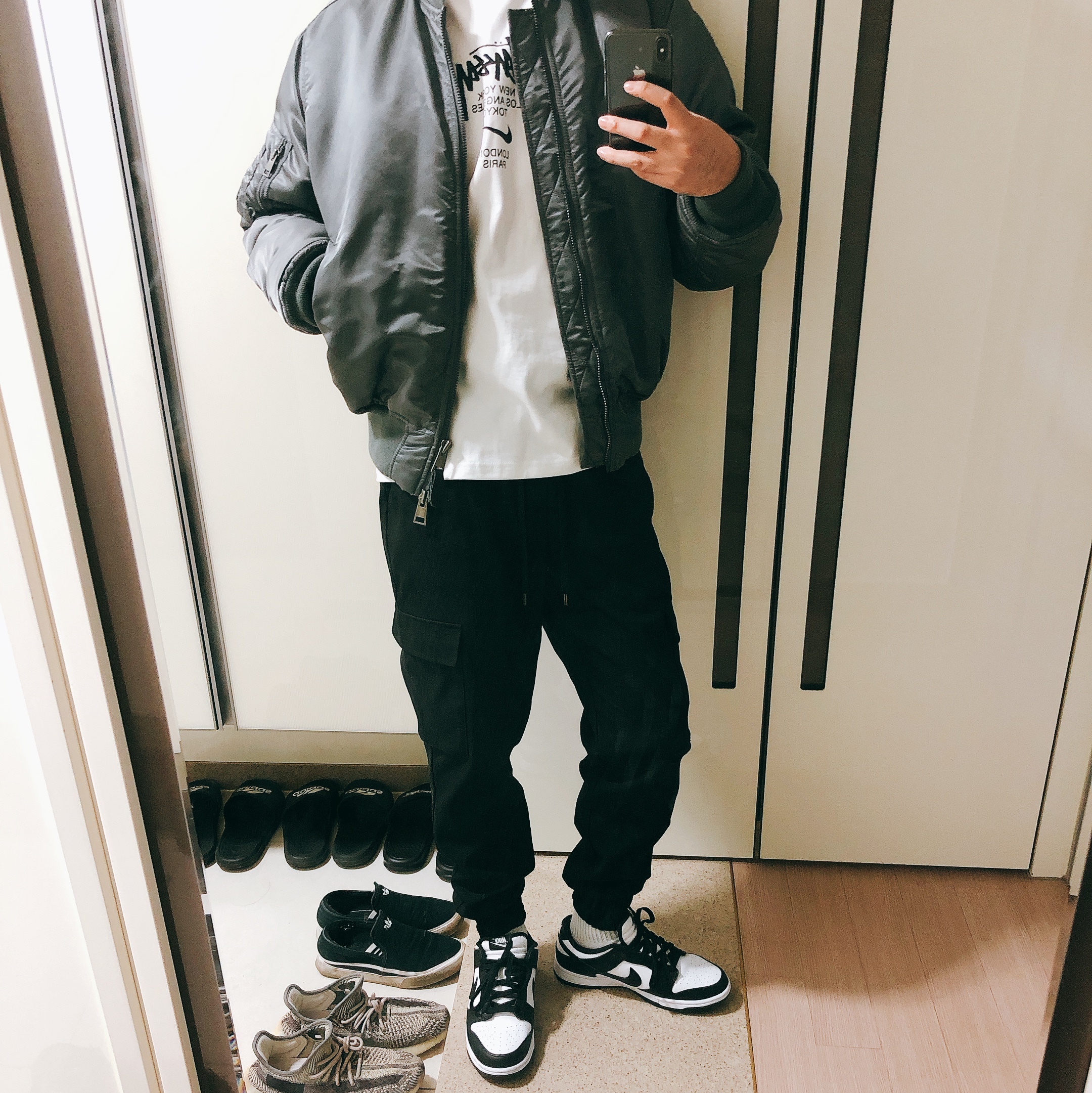 Nike Dunk Low Retro Black, Nike x Stussy WT T-Shirt White - US/EU 착용 스타일