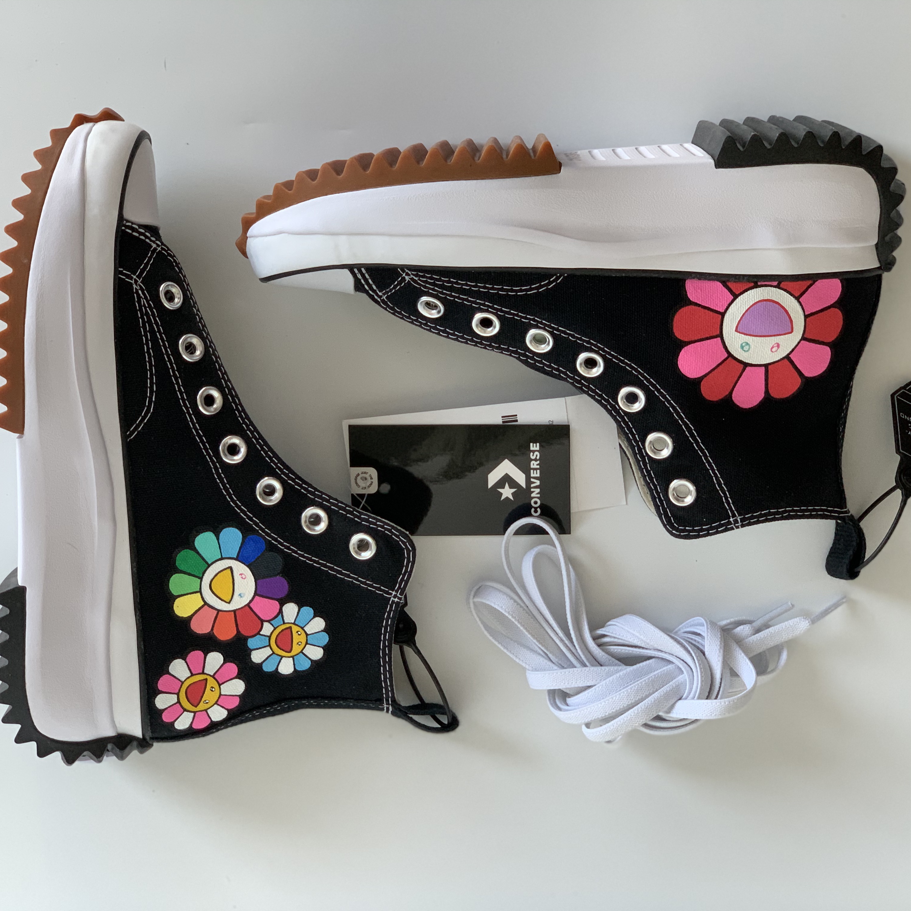 Converse Run Star Hike Hi Black White Gum 착용 스타일 - 2