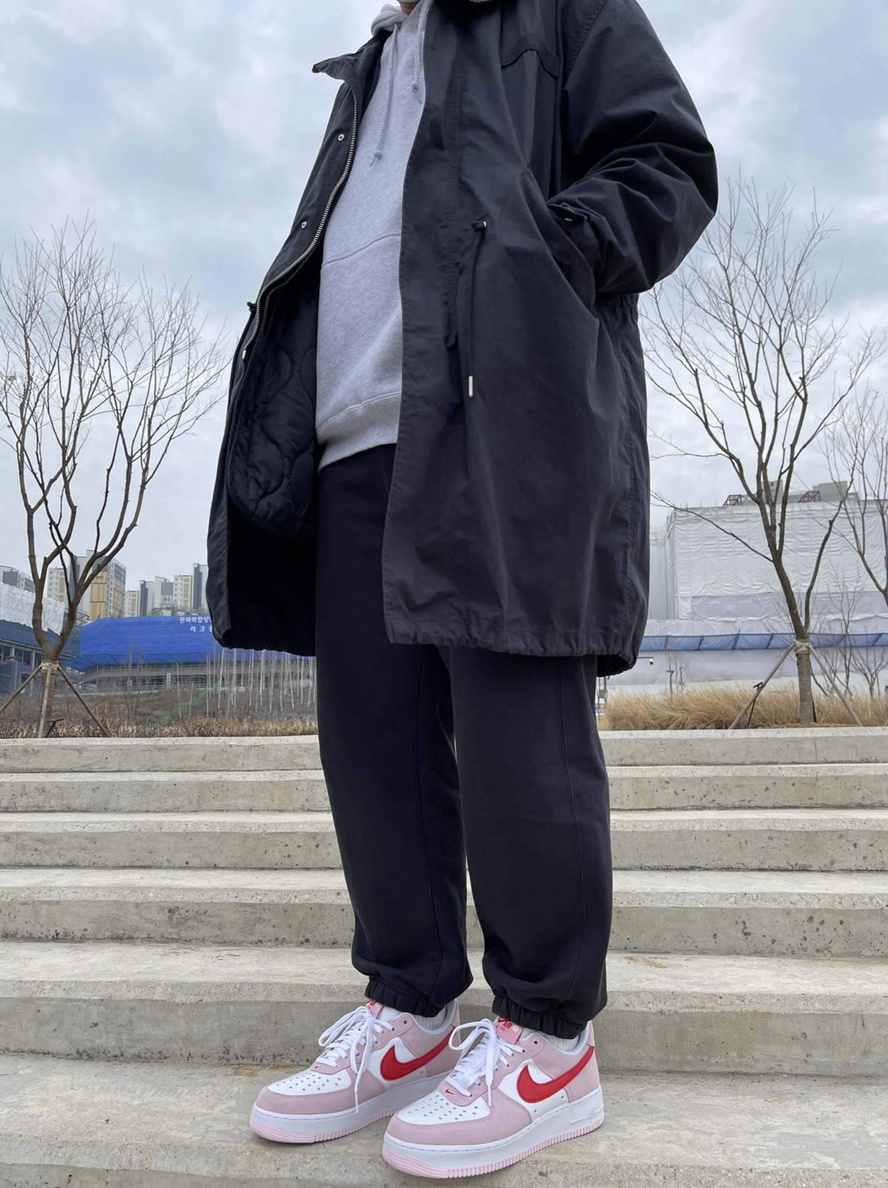 Nike Air Force 1 '07 QS Valentine's Day 착용 스타일 - 1