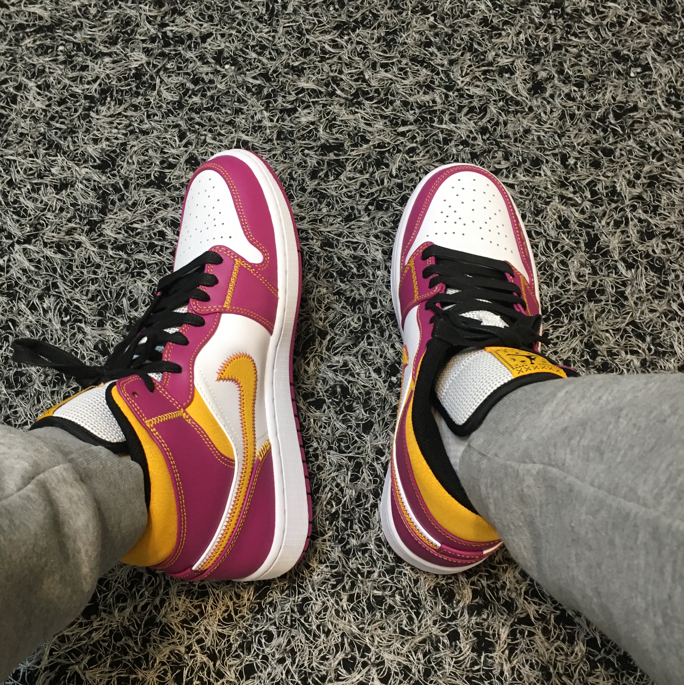Jordan 1 Mid DOD Familia 착용 스타일