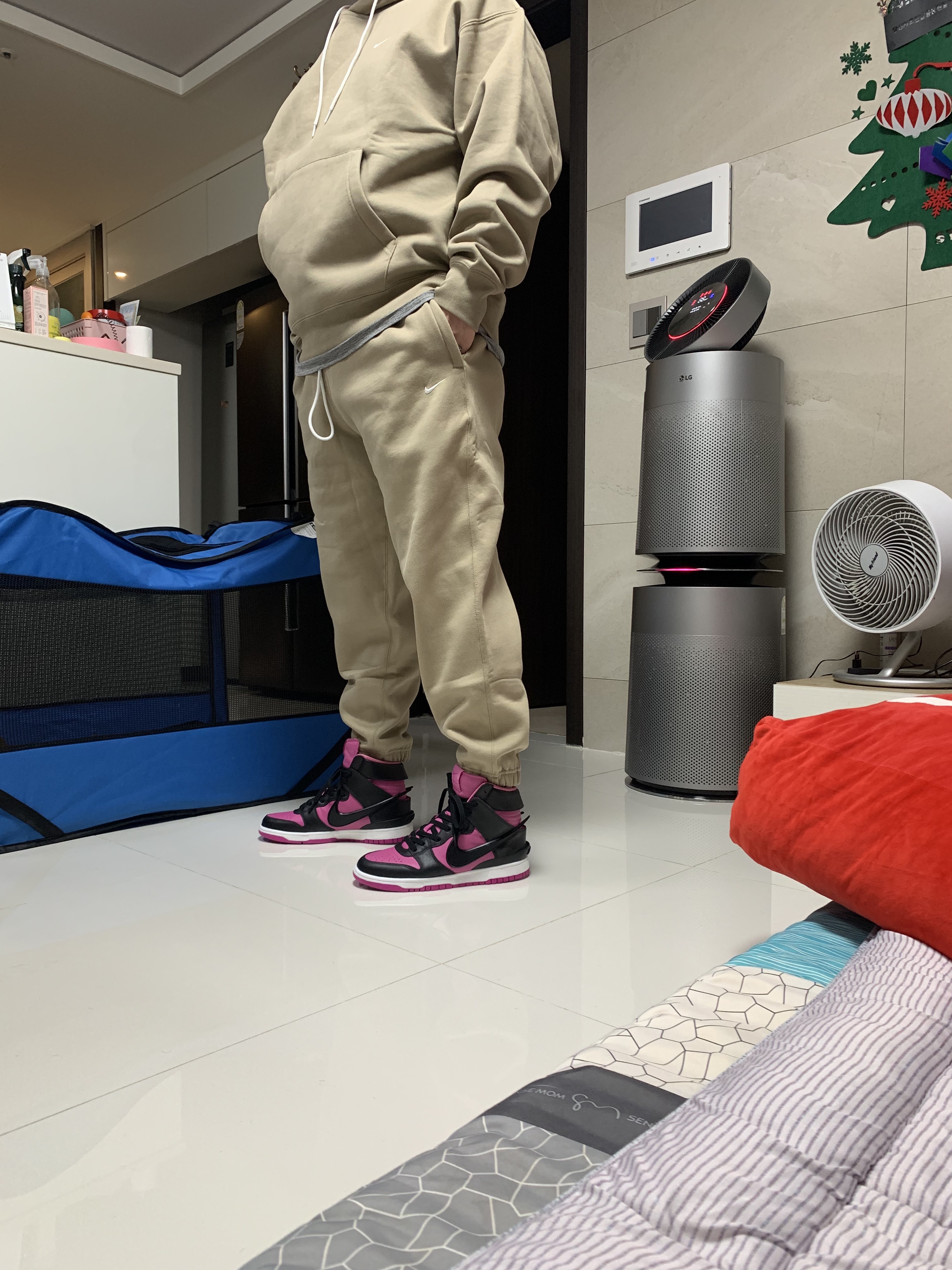 Nike NRG Solo Swoosh Crew Fleece Khaki - Asia, Nike NRG Solo Swoosh Fleece Pants Khaki - Asia 착용 스타일 - 2