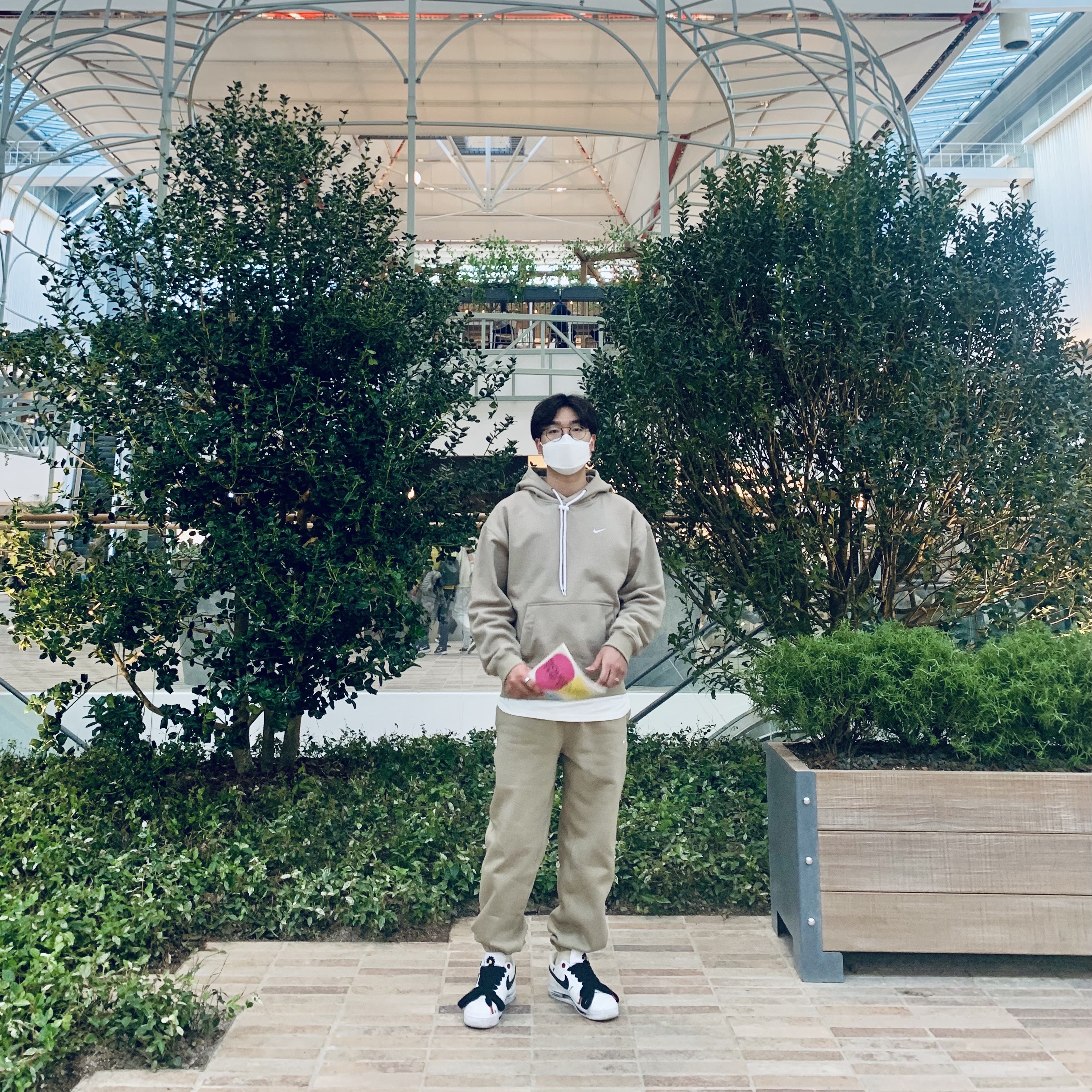Nike x Peaceminusone Air Force 1 Low Para-Noise 2.0, Nike NRG Solo Swoosh Fleece Pants Khaki - US/EU 착용 스타일