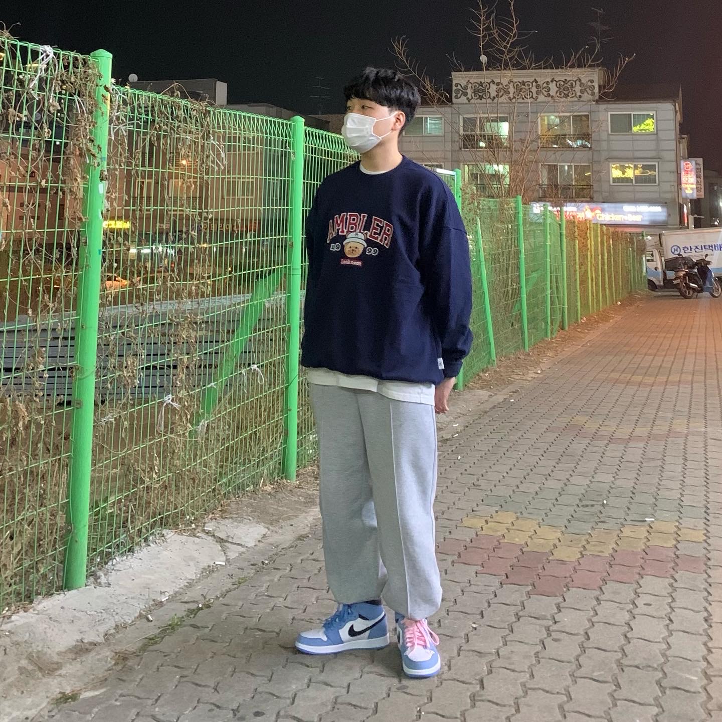 Jordan 1 Retro High OG University Blue 착용 스타일