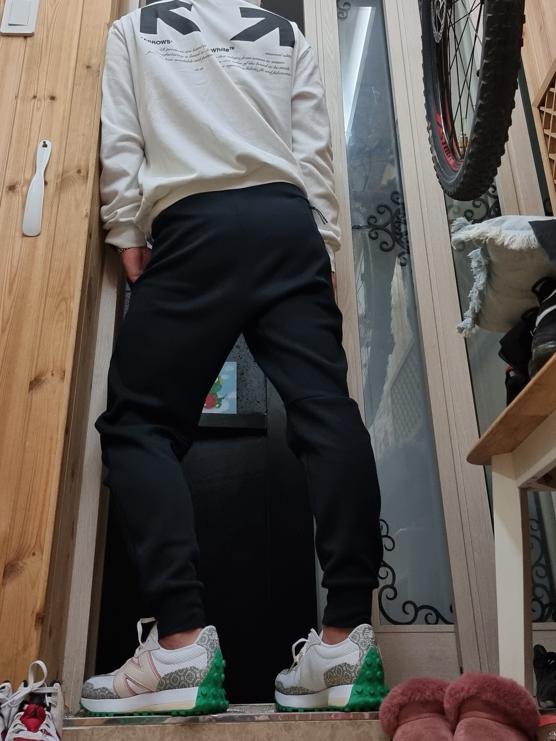 New Balance x Casablanca 327 Idealist Monogram White Green 착용 스타일