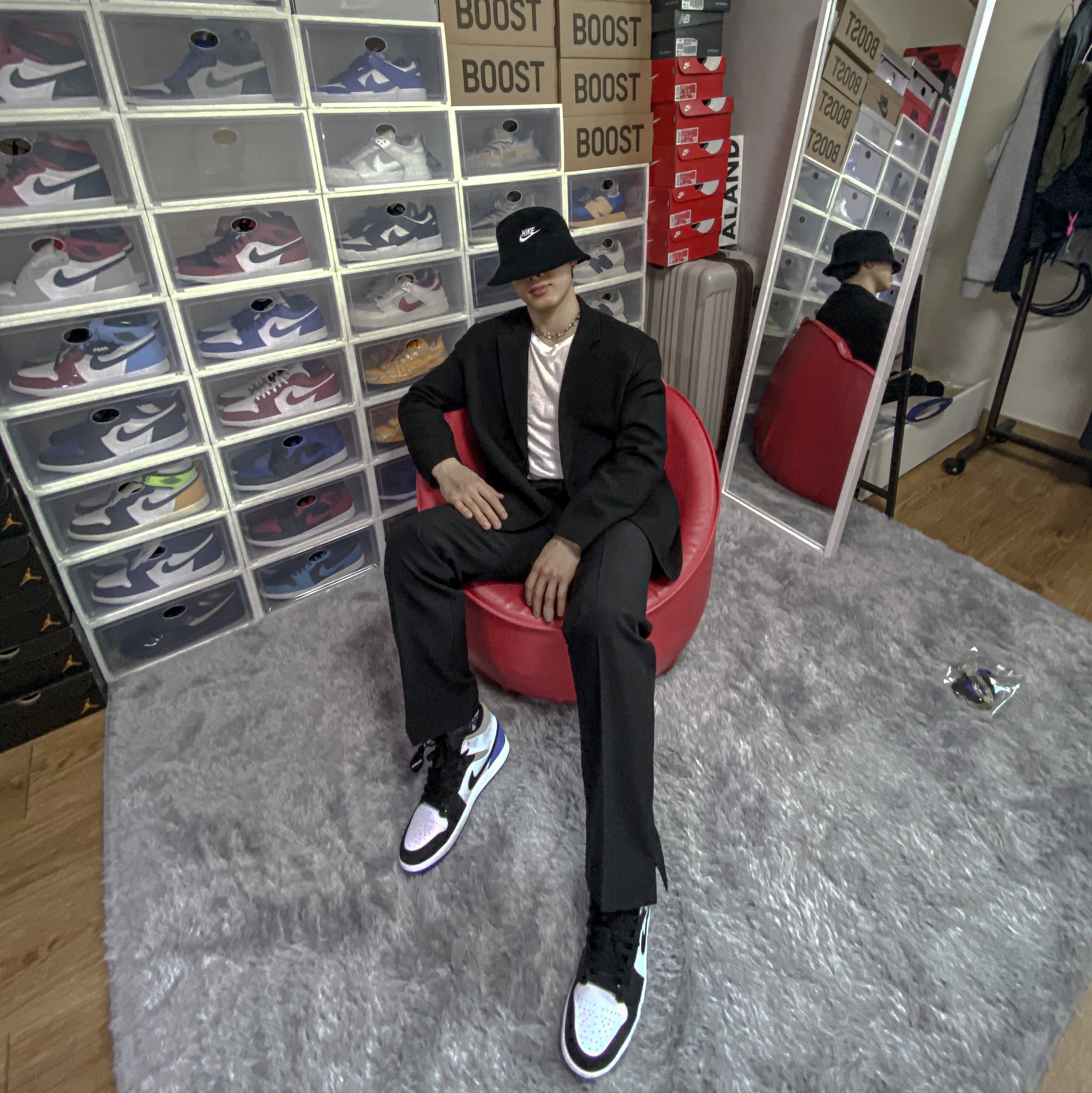 Jordan 1 Mid SE Hyper Royal 착용 스타일