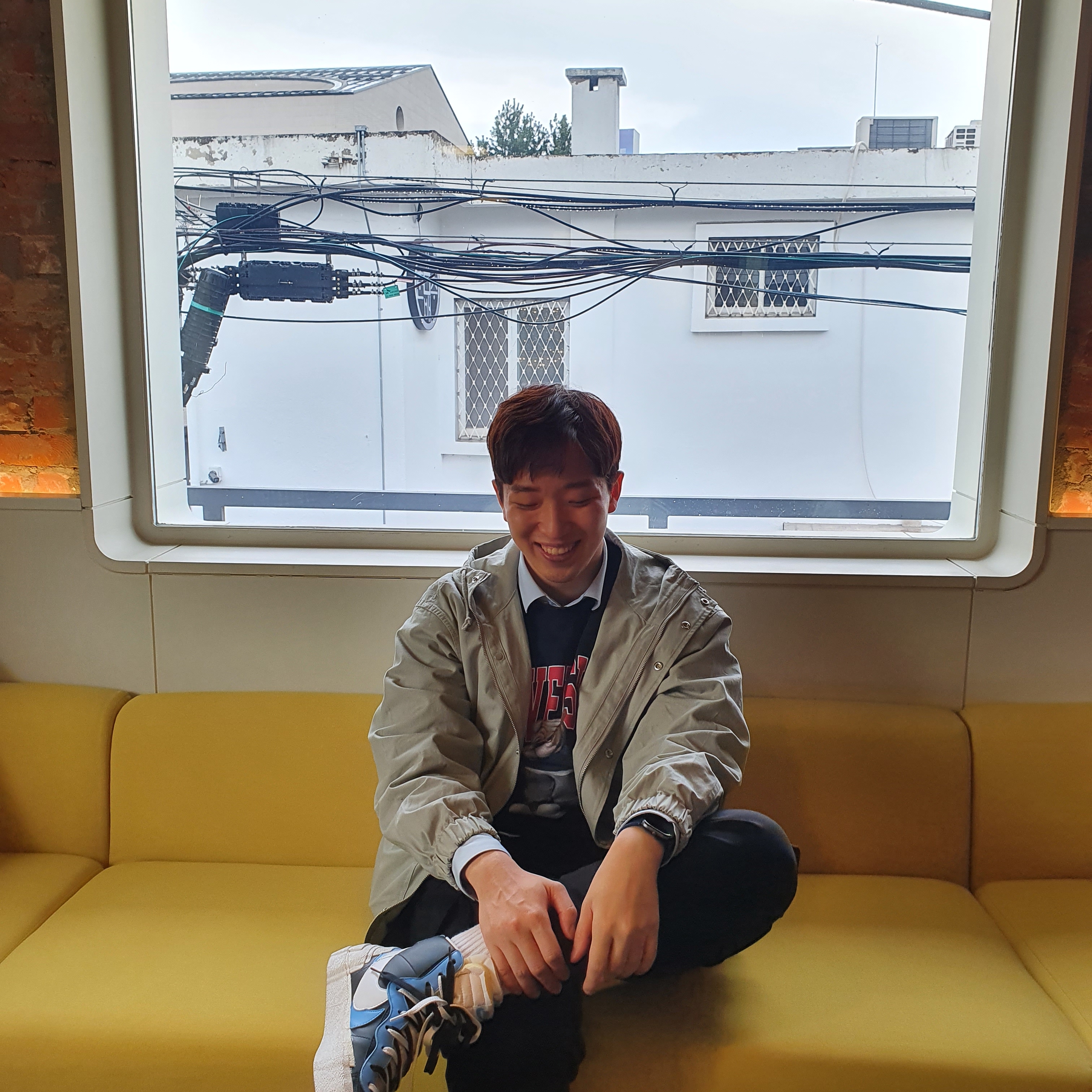 Nike x Sacai Blazer Mid White Black Legend Blue 착용 스타일