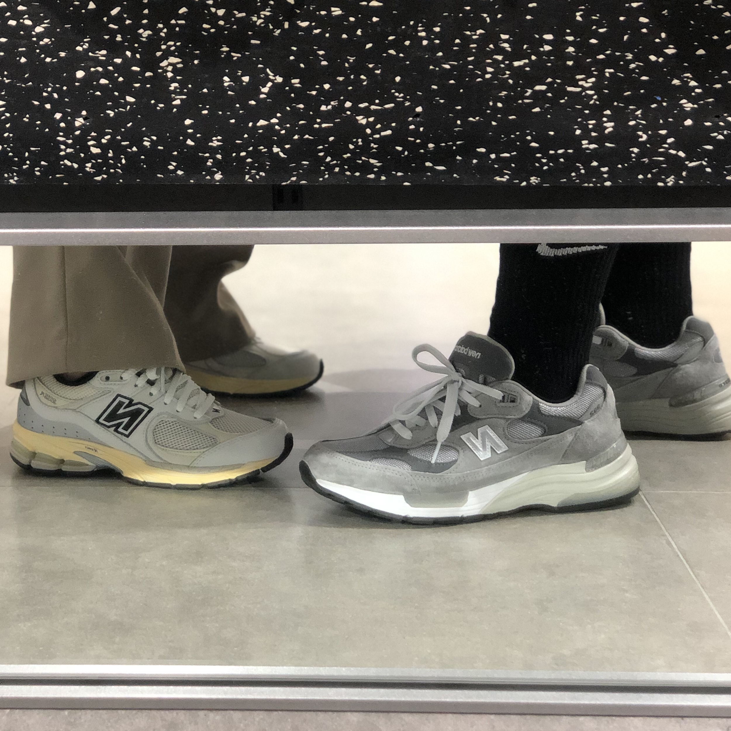 New Balance x Thisisneverthat 2002R White, New Balance 992 Made in USA Grey - D Standard 착용 스타일