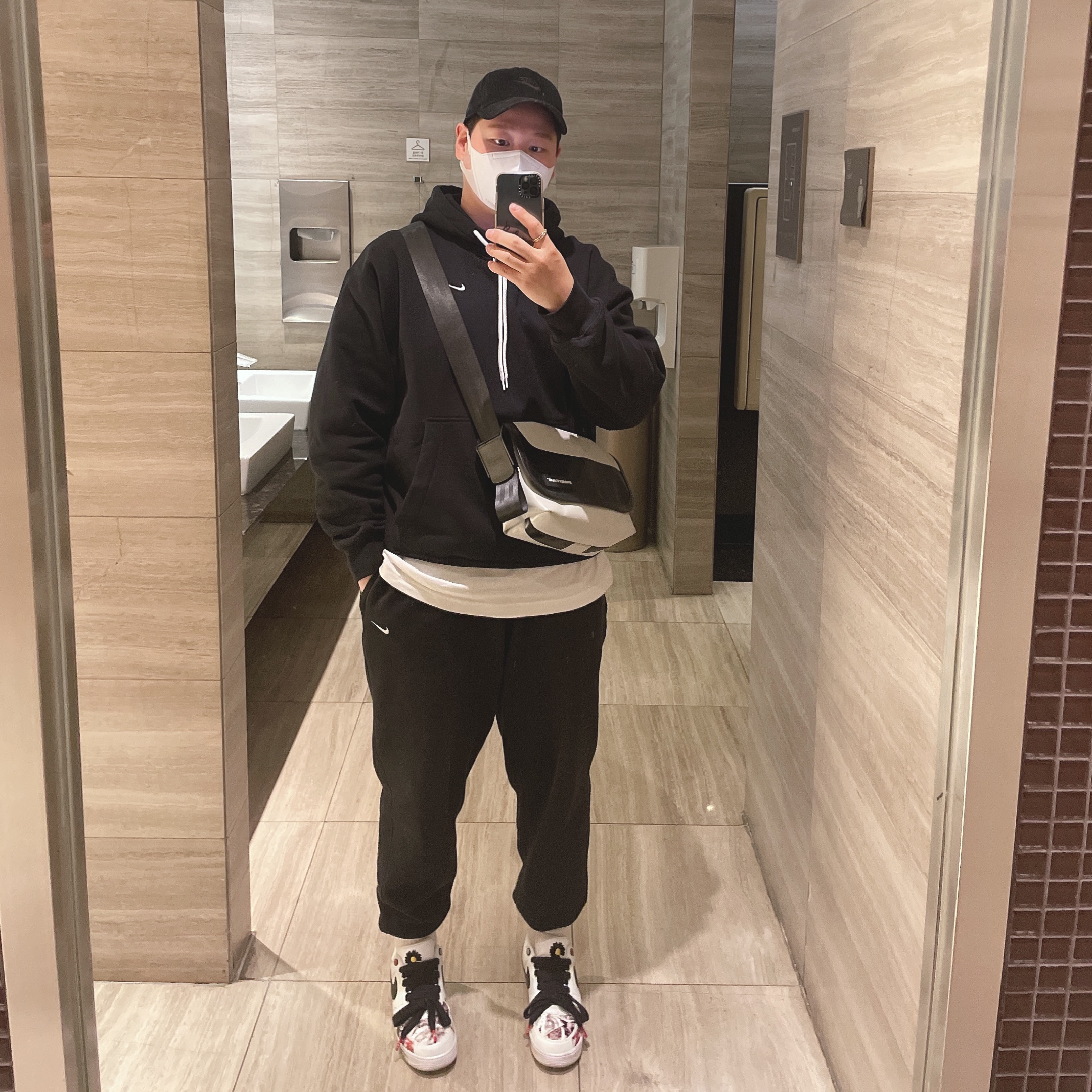 Nike Heritage 86 Corduroy Cap Black, Nike M NRG Sweatpants Black 착용 스타일 - 1