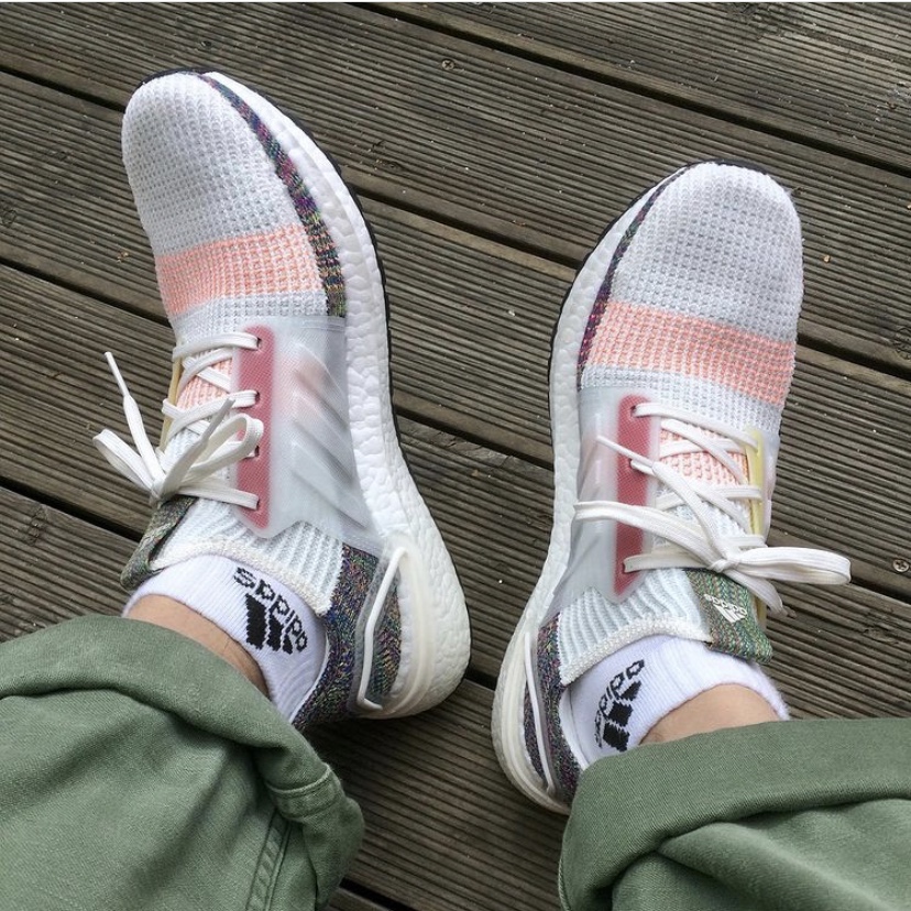 Adidas Ultraboost 2019 Cloud White Blue 착용 스타일