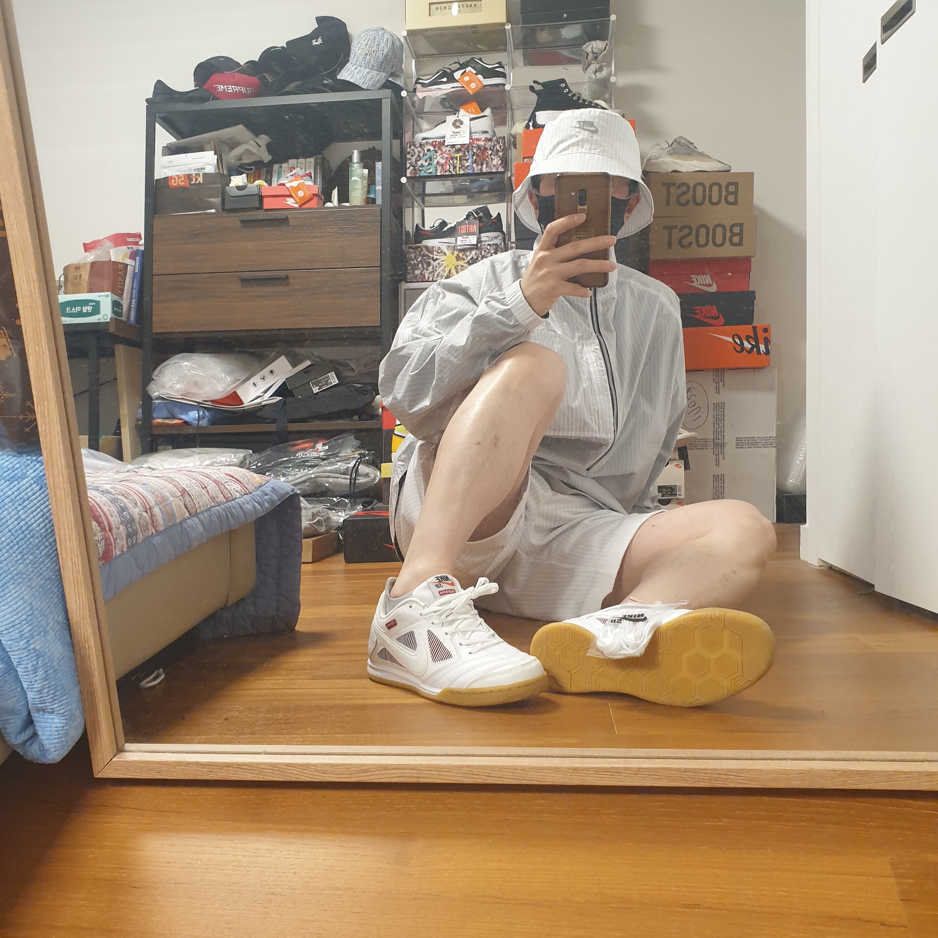 Nike x Kim Jones Reversible Wind Breaker Navy - US/EU, Nike x Kim Jones Bucket Hat White 착용 스타일 - 3