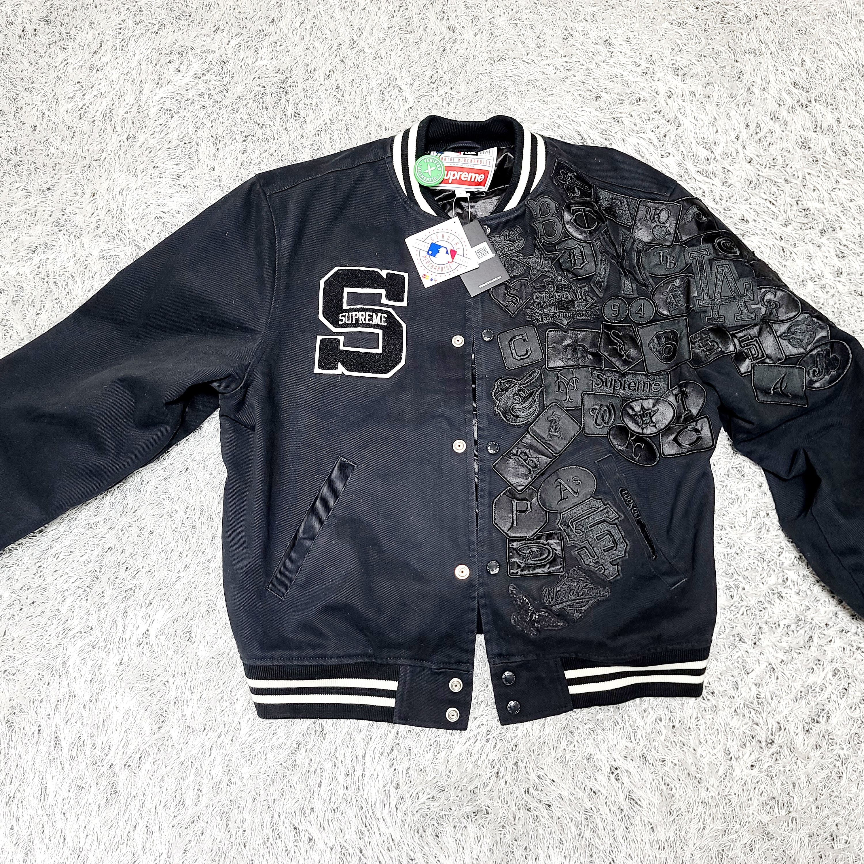 Supreme New Era MLB Varsity Jacket Black - 20SS 착용 스타일