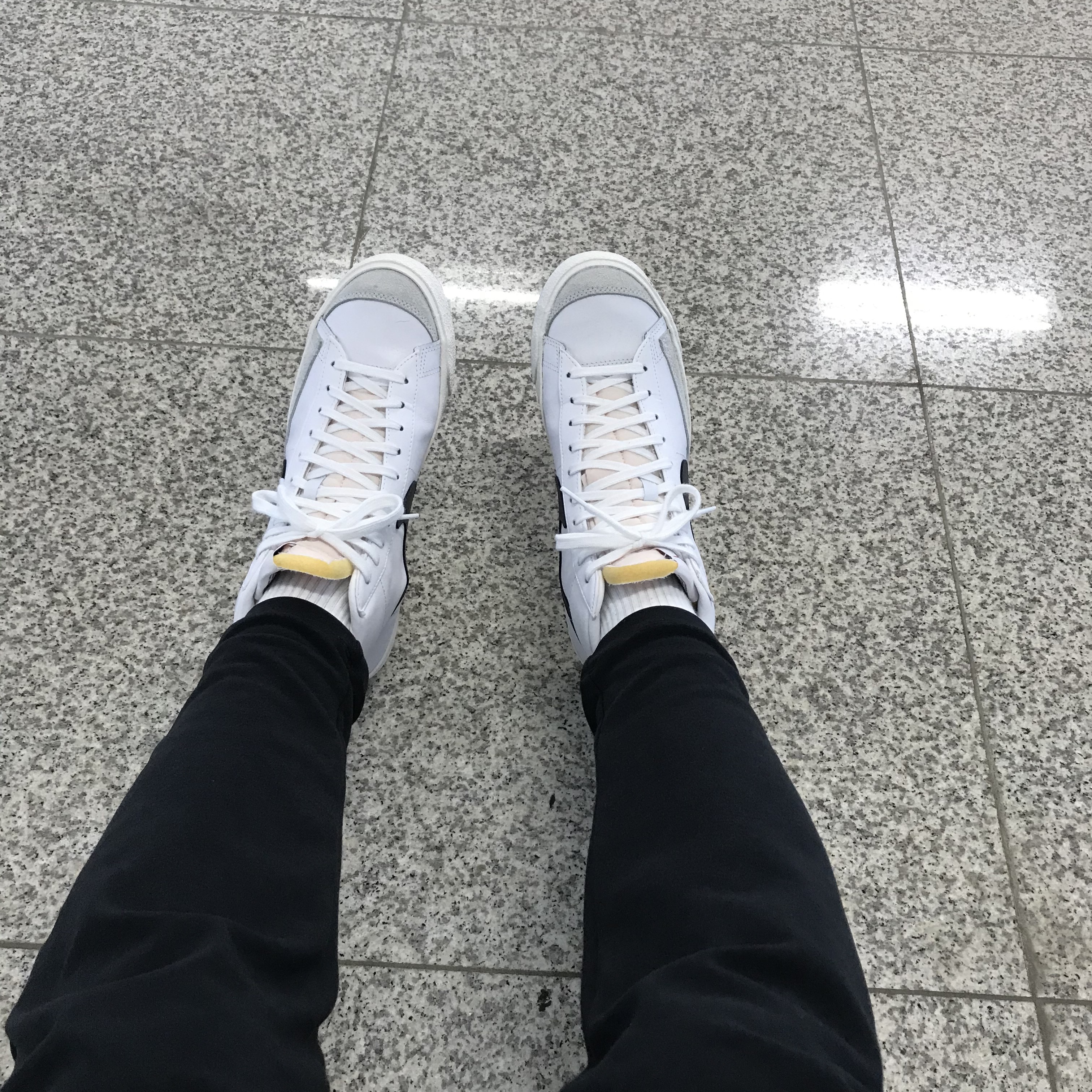 Nike Blazer Mid '77 Vintage White Black 착용 스타일