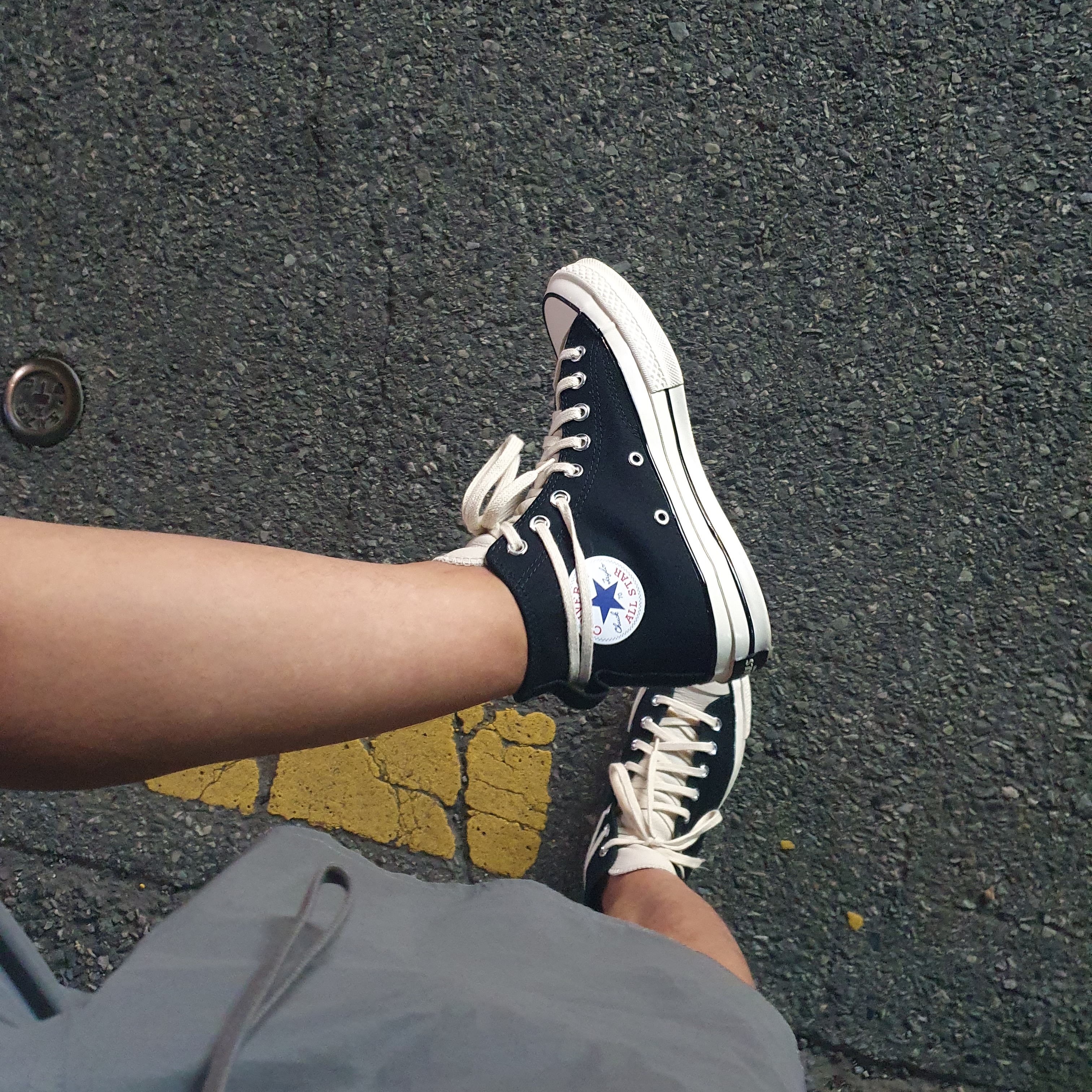 Converse x Fear of God Essentials Chuck 70 Hi Black 2020, Essentials Volley Shorts Silver Reflective - 20SS 착용 스타일 - 1