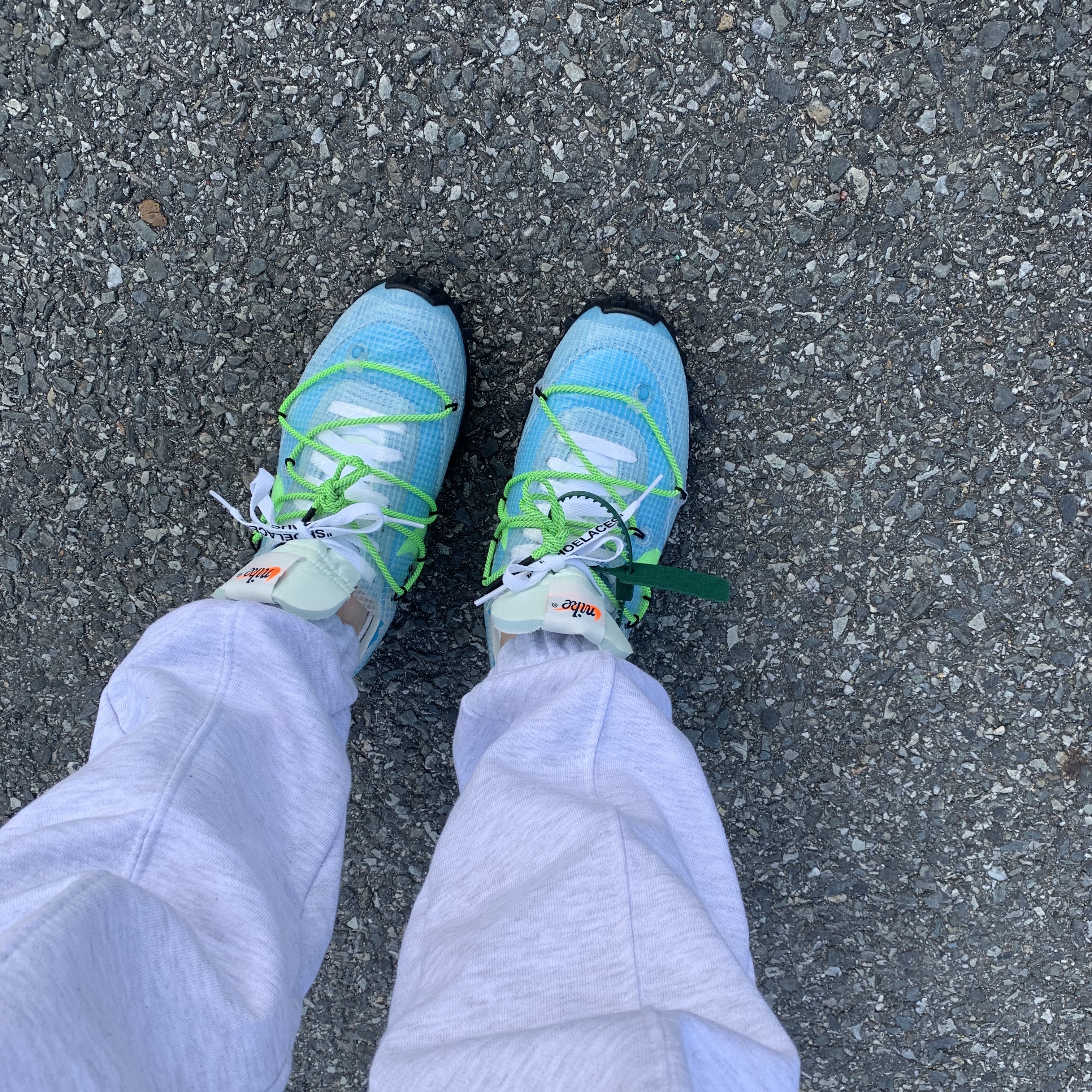 (W) Nike x Off-White Waffle Racer Vivid Sky 착용 스타일