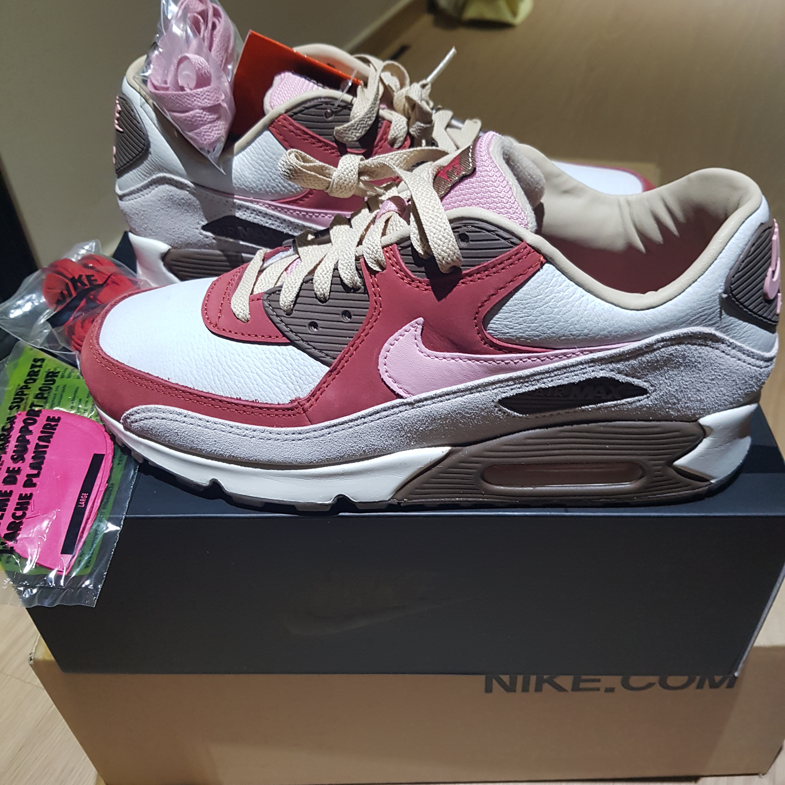 Nike Air Max 90 NRG Bacon 착용 스타일