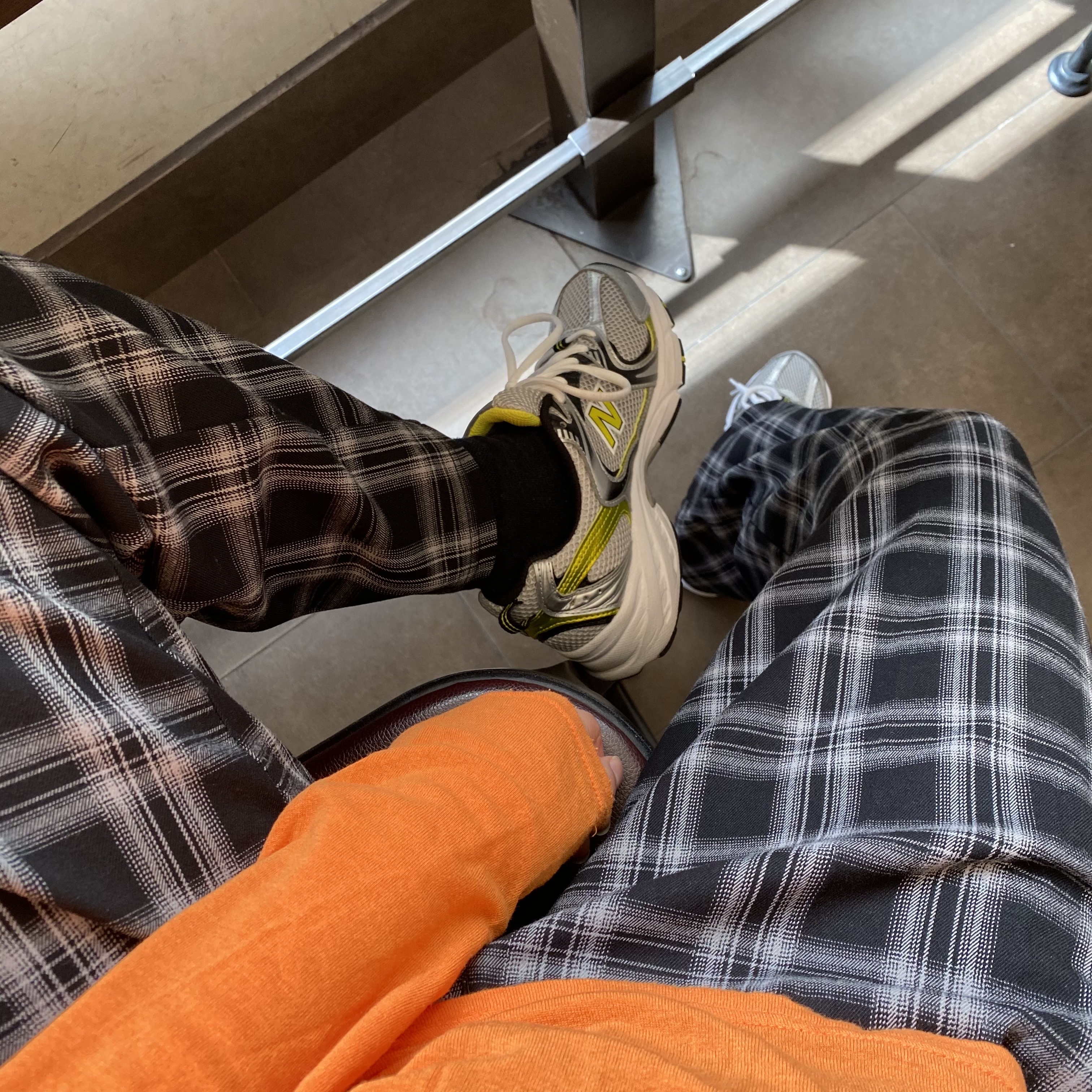 New Balance 530 Silver 착용 스타일 - 2