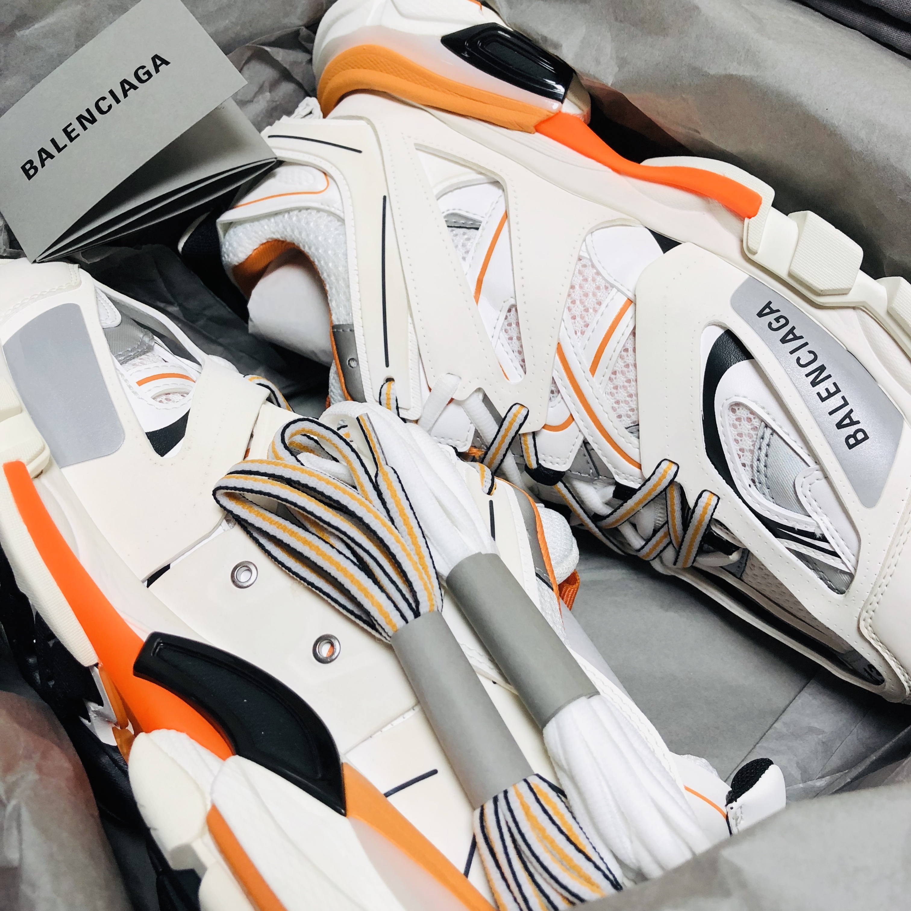 Balenciaga Track Sneakers White Orange 2019 착용 스타일