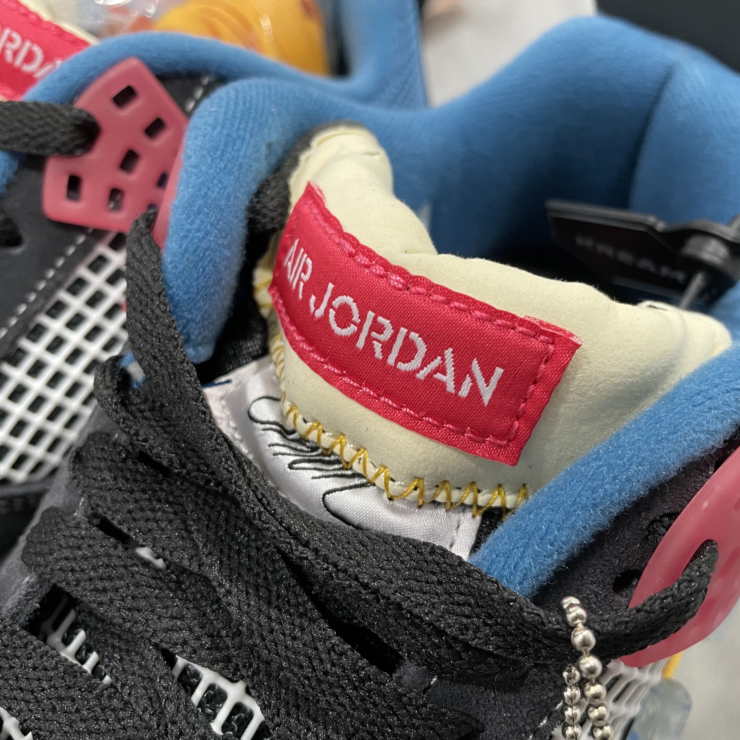 Jordan 4 x Union Retro Off Noir 착용 스타일 - 3