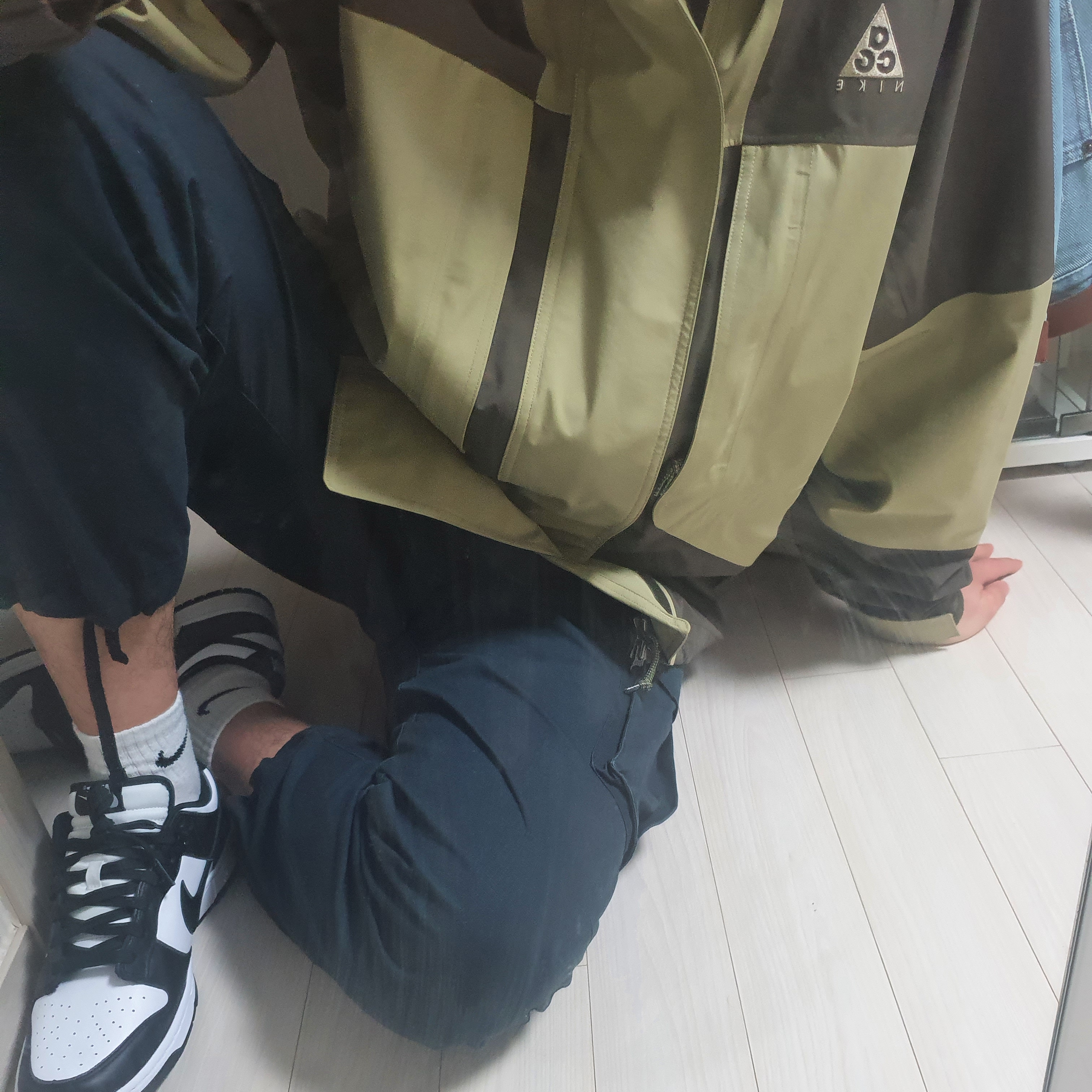 Nike Dunk Low Retro Black, Nike ACG Gore-Tex Jacket Cargo Khaki - Asia 착용 스타일