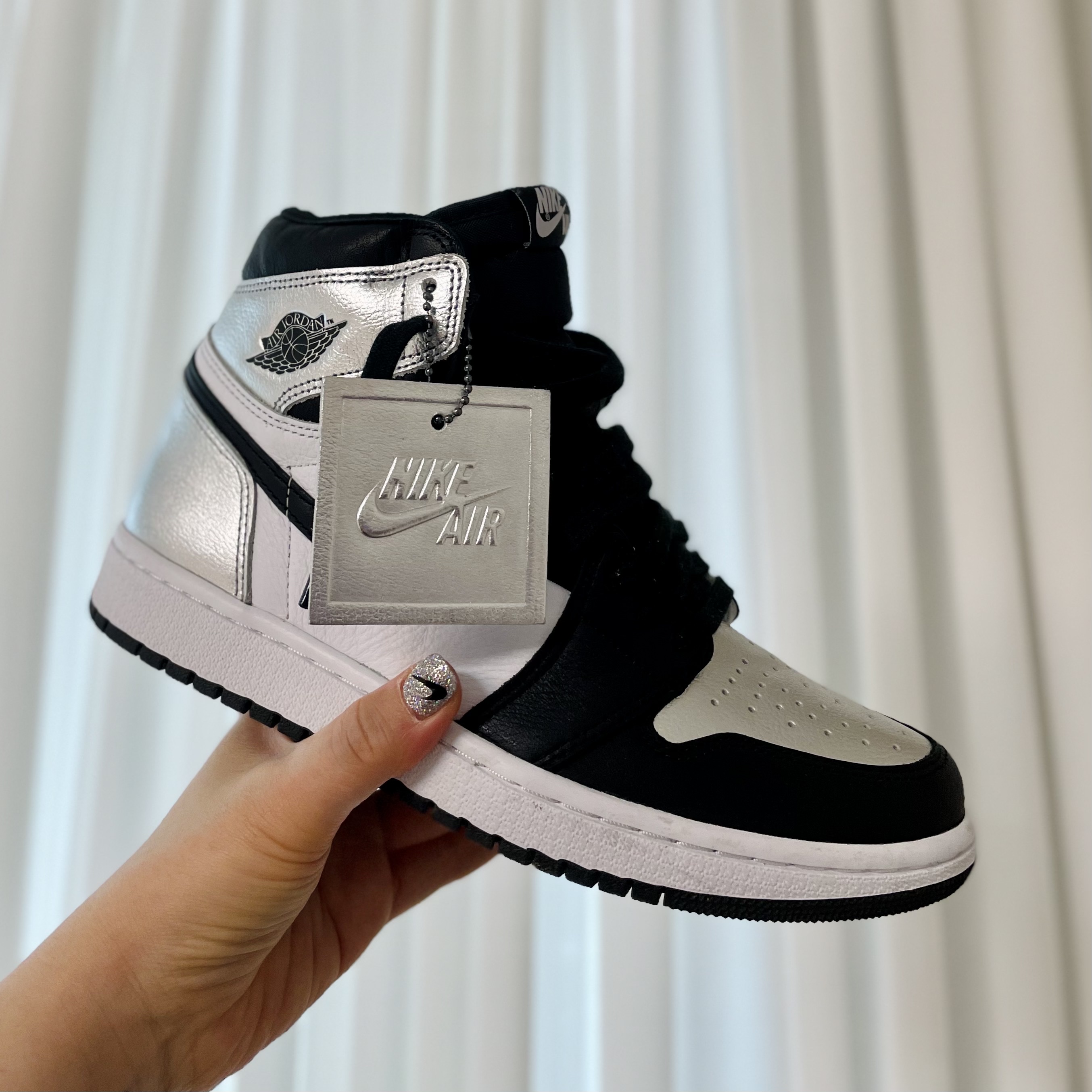 (W) Jordan 1 Retro High OG Silver Toe 착용 스타일