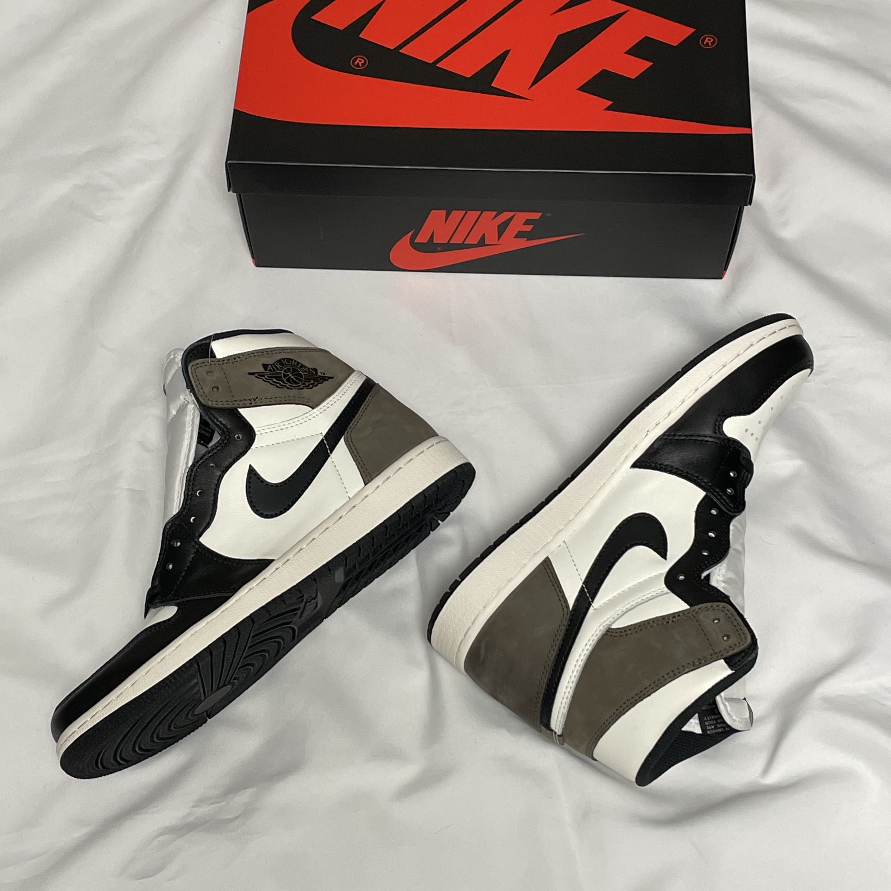Jordan 1 Retro High OG Black Mocha 착용 스타일