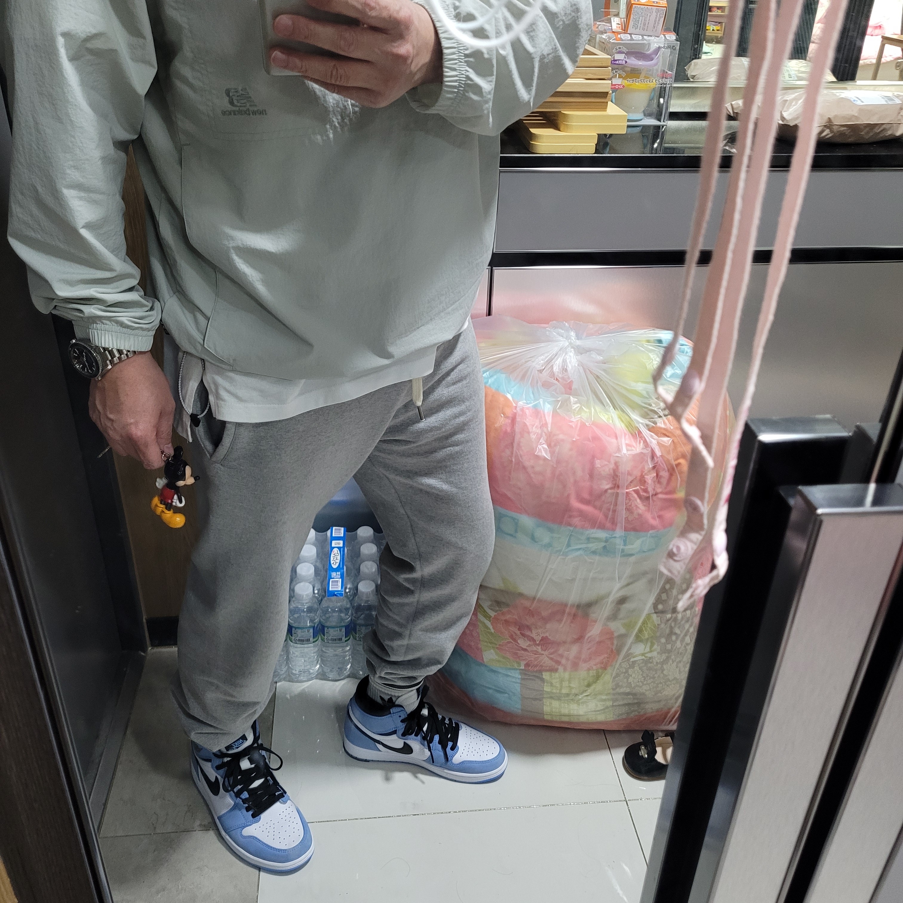 Jordan 1 Retro High OG University Blue 착용 스타일