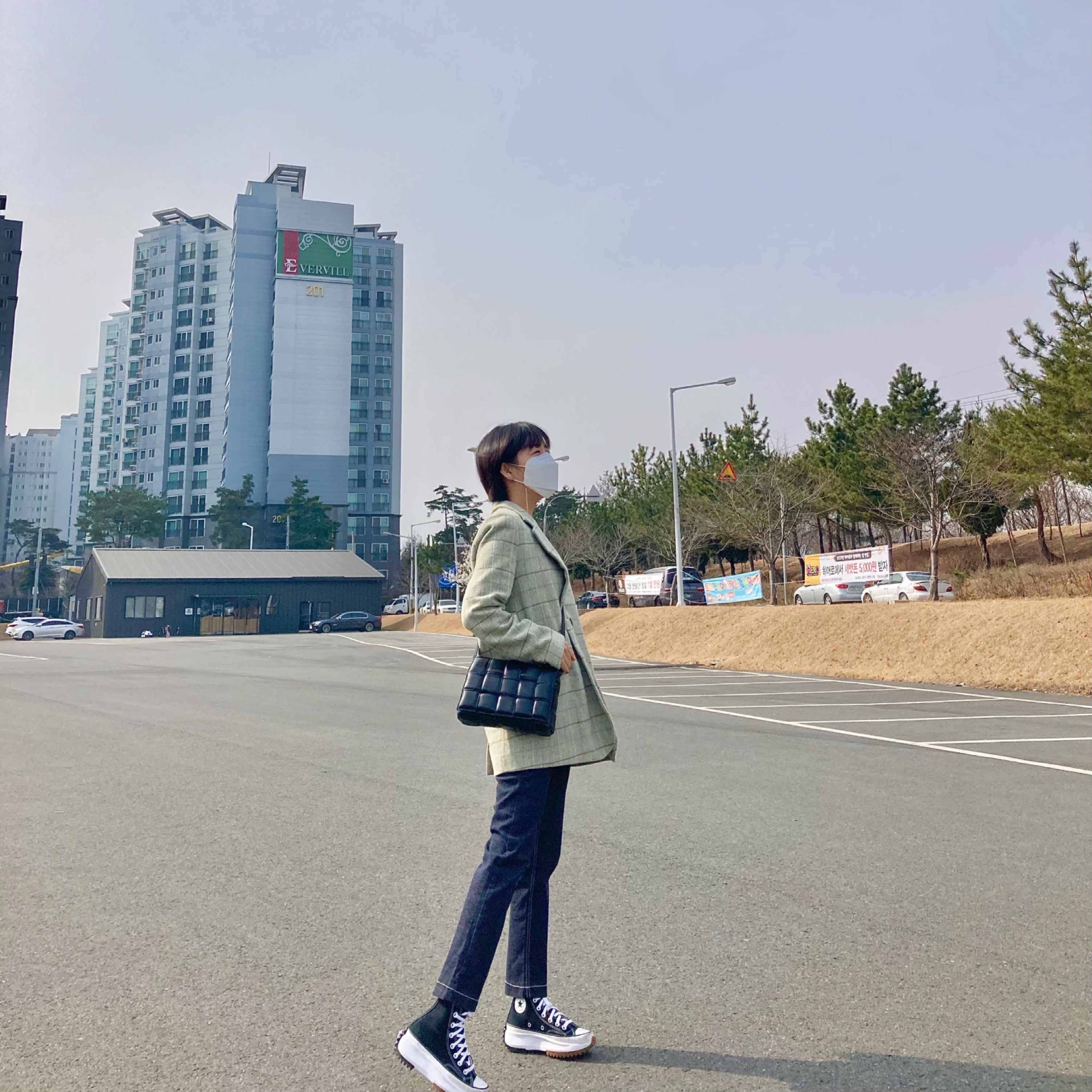 Converse Run Star Hike Hi Black White Gum 착용 스타일
