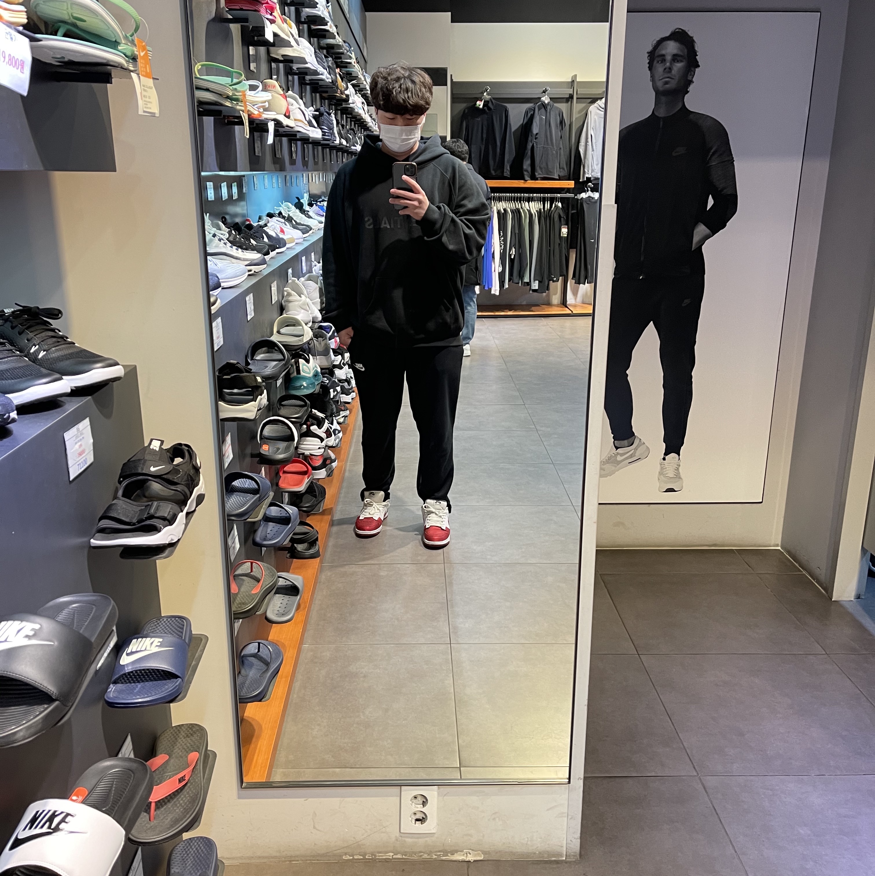 Nike x Supreme SB Dunk Low Jewel Swoosh Red, Essentials 3D Silicon Applique Pullover Hoodie Dark Slate/Black 2020 착용 스타일