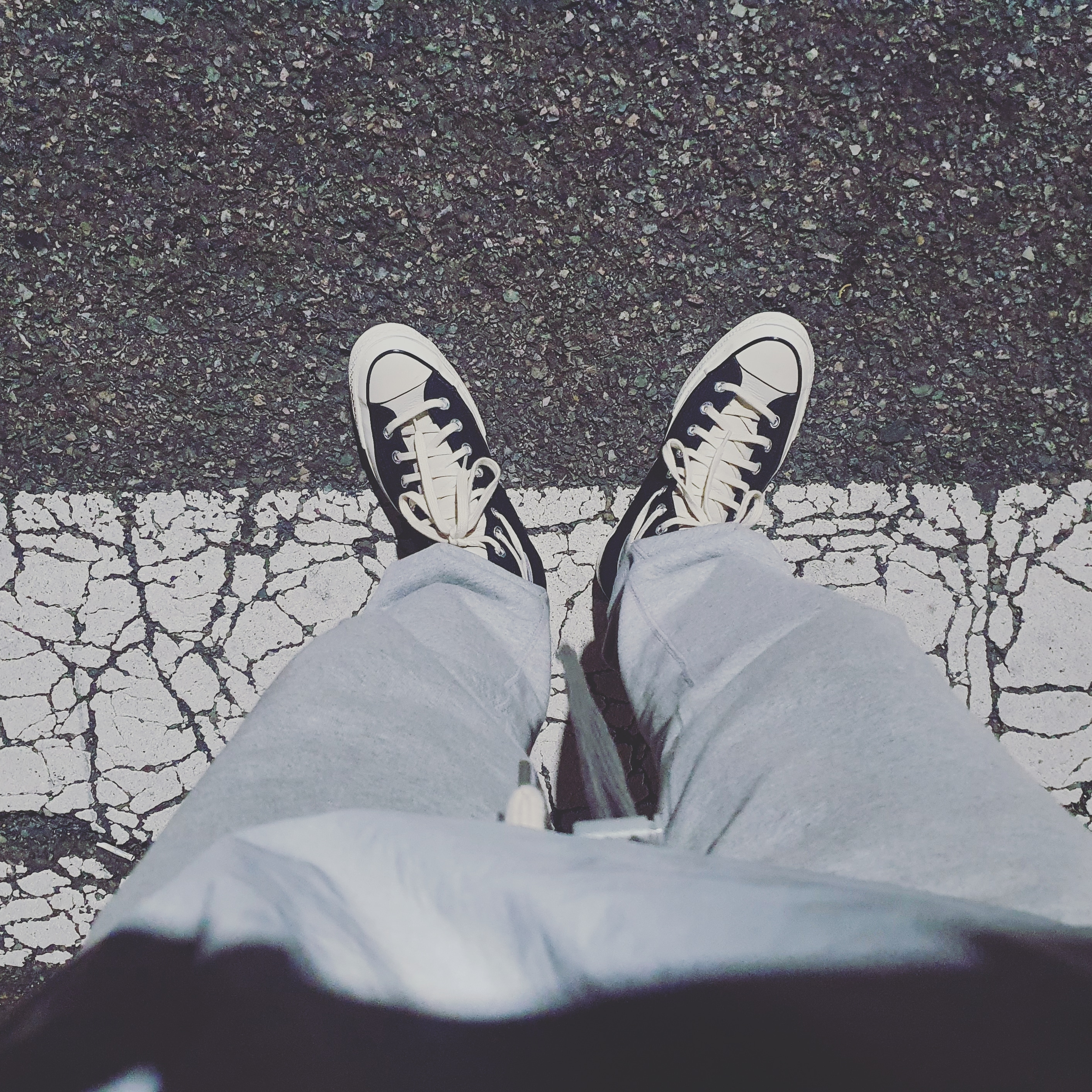 Converse x Fear of God Essentials Chuck 70 Hi Black 2020, Essentials Volley Shorts Silver Reflective - 20SS 착용 스타일 - 3