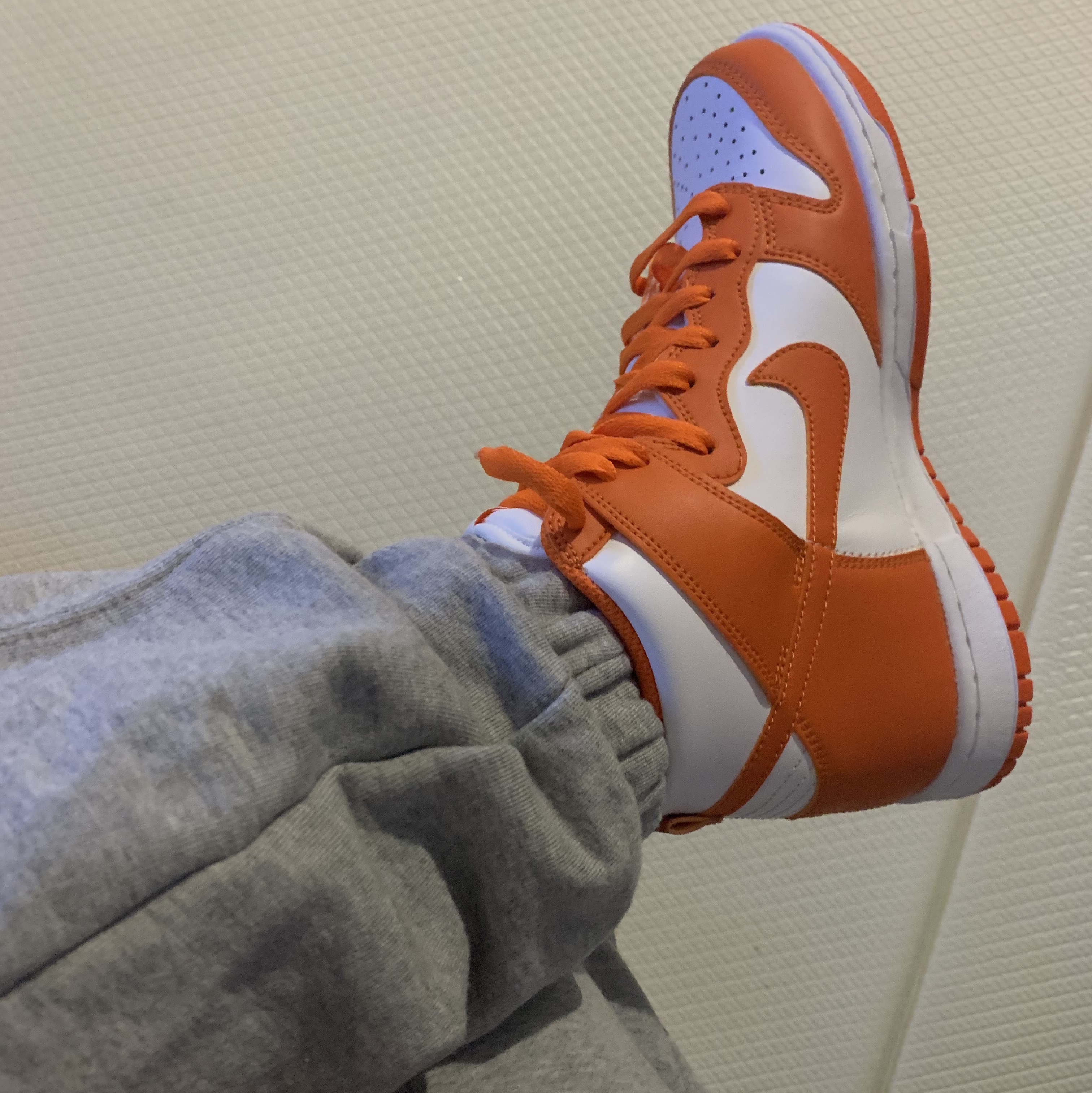 (GS) Nike Dunk High Orange Blaze 착용 스타일 - 2