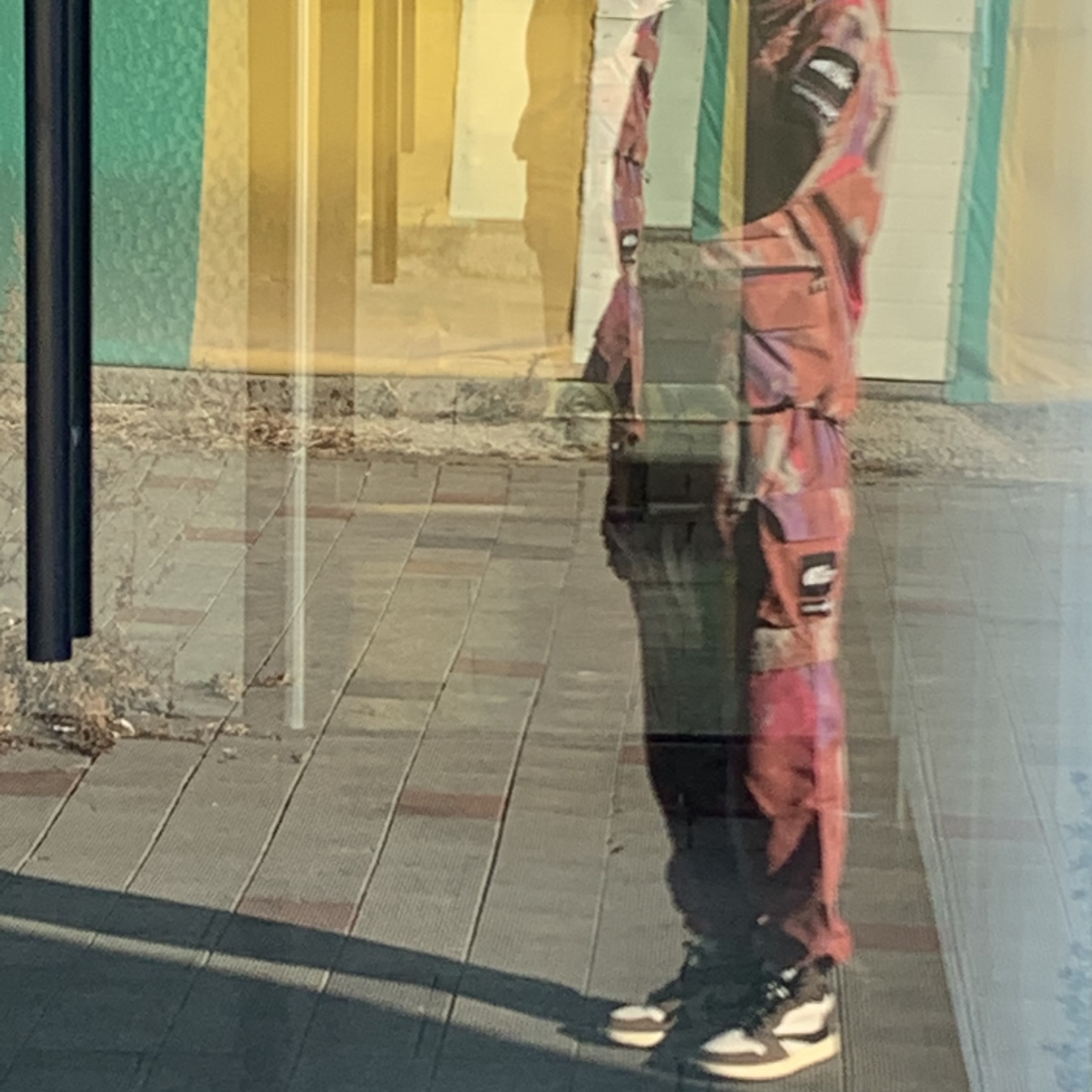 Jordan 1 x Travis Scott Retro High OG SP Mocha, Supreme x The North Face Cargo Jacket Multi-Color - 20SS 착용 스타일