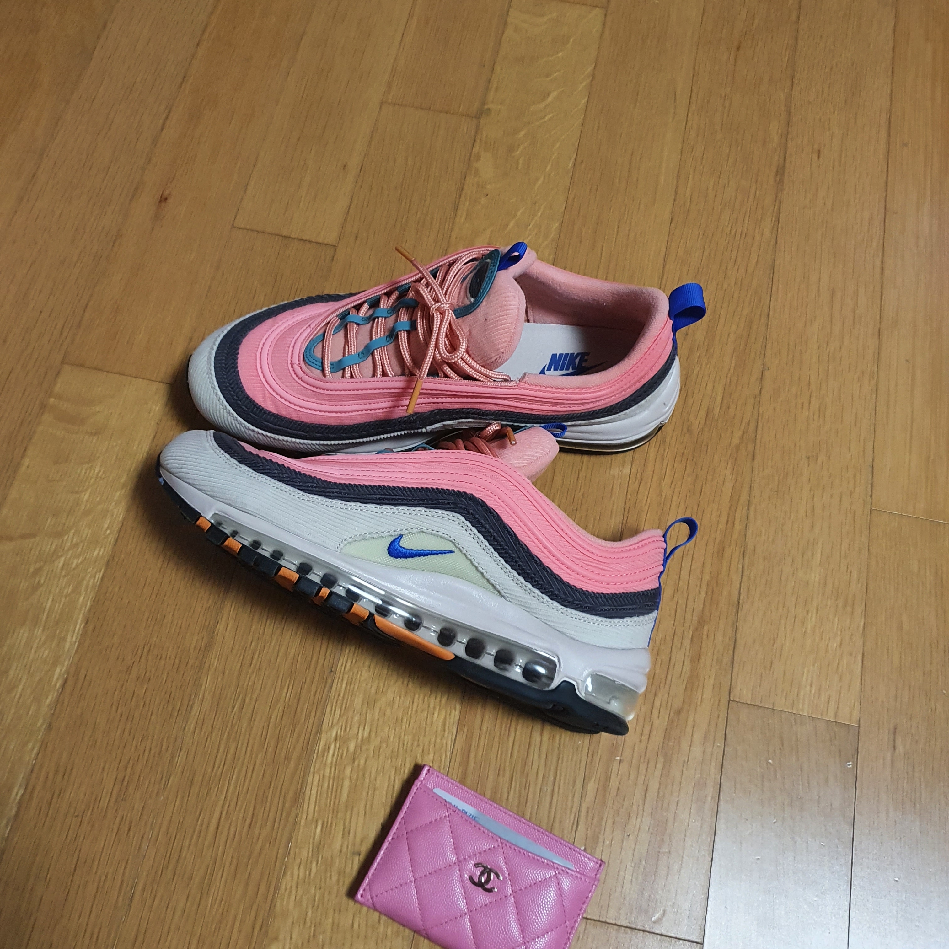 Nike Air Max 97 Corduroy Desert Sand 착용 스타일