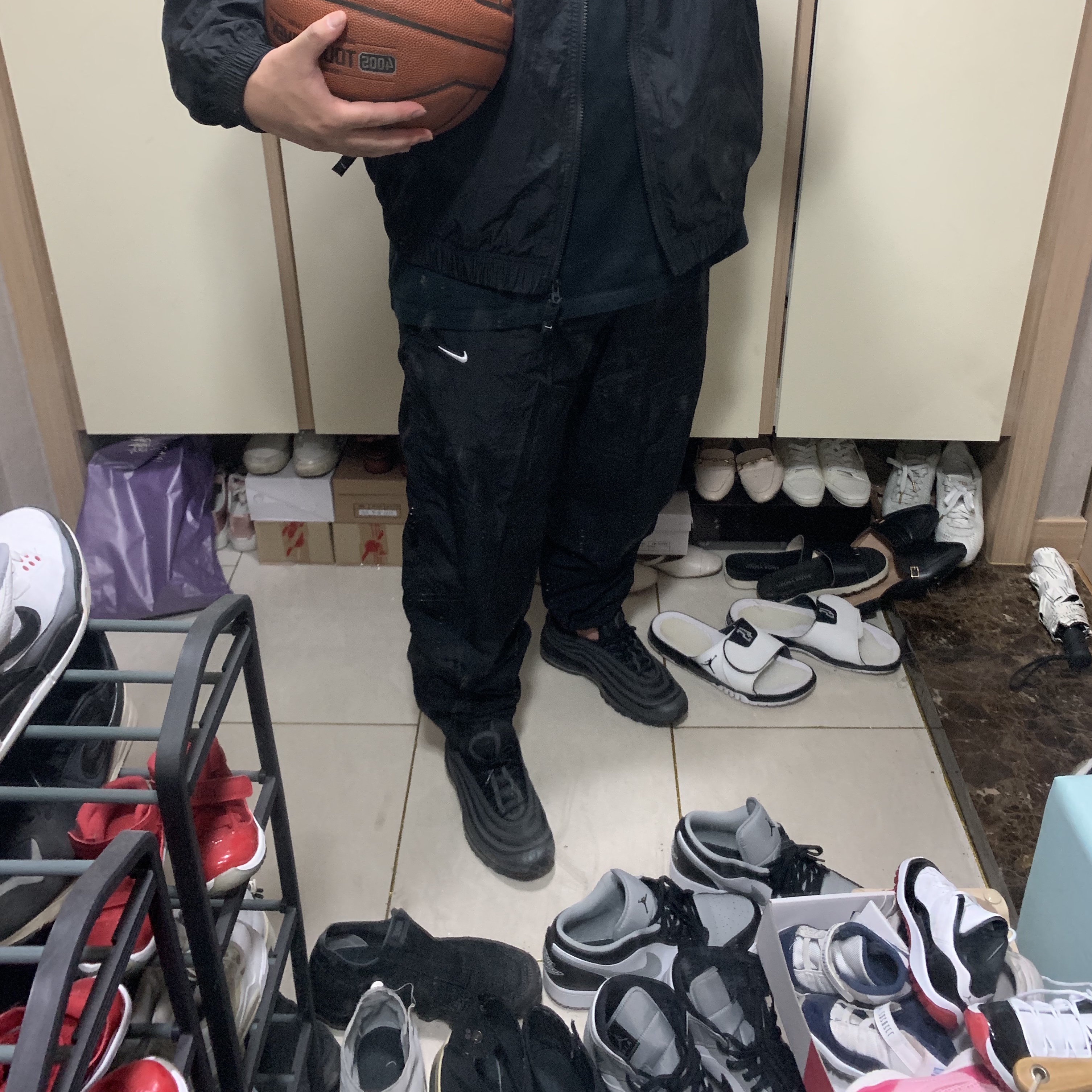Jordan 1 Mid Light Smoke Grey, Jordan 1 Low Black Light Smoke Grey 착용 스타일