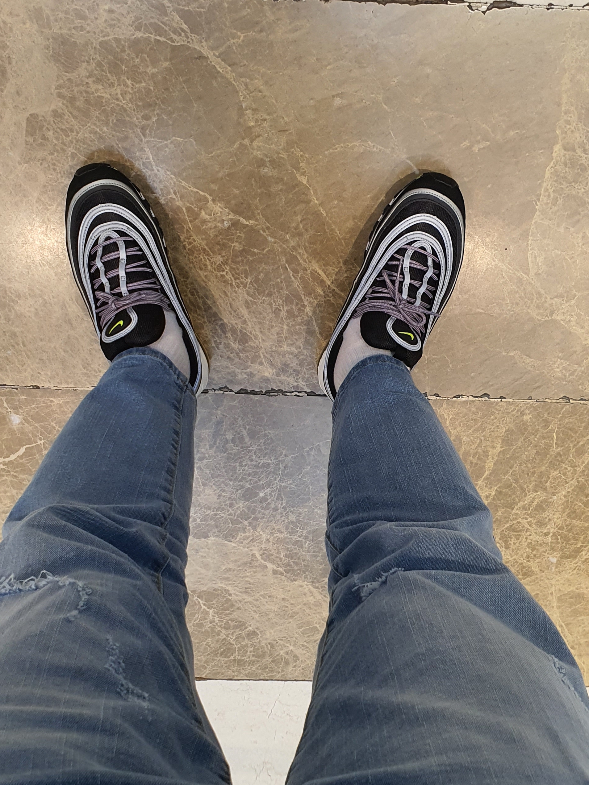 Nike Air Max 97 OG Black Volt Asia 착용 스타일