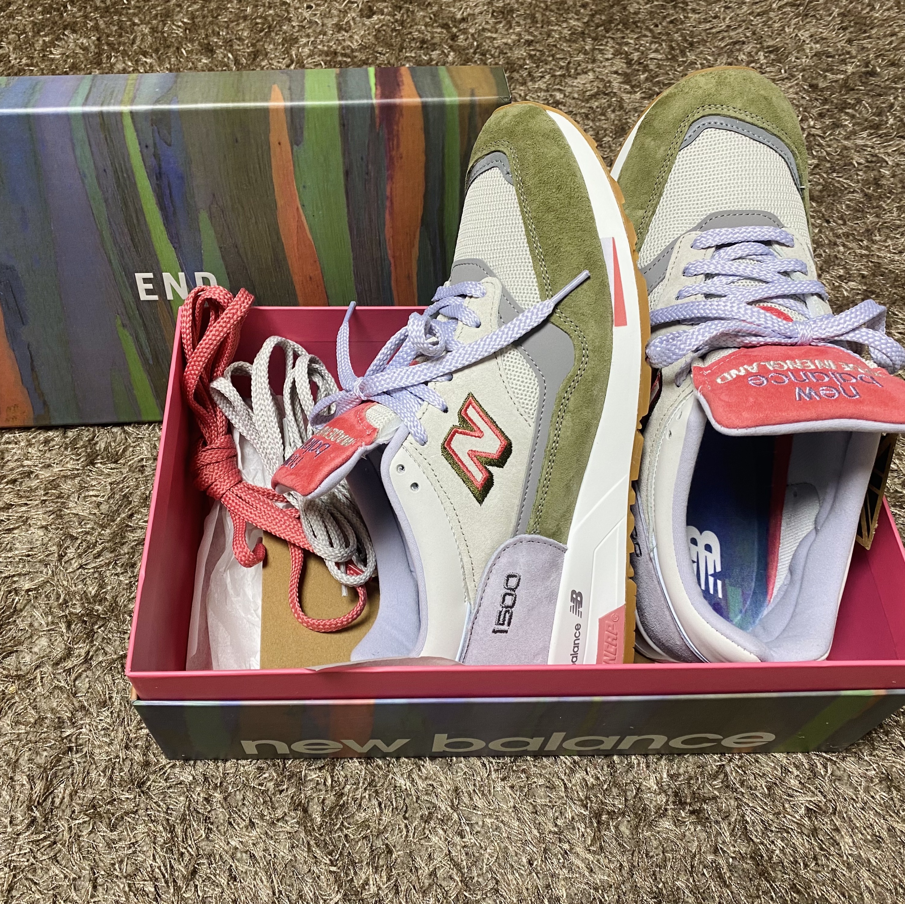 New Balance x END. 1500 Made in UK Rainbow Eucalyptus 착용 스타일