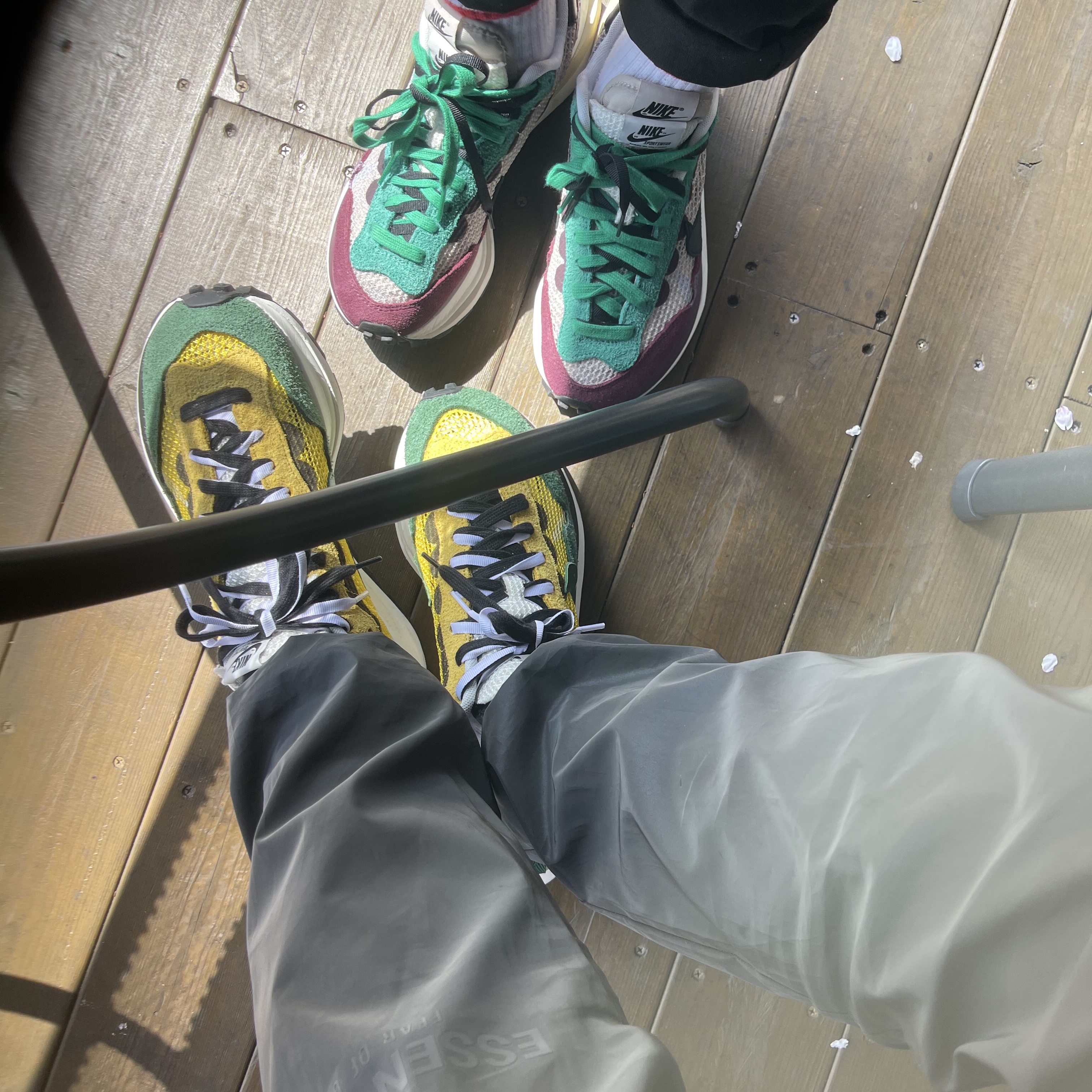Nike x Sacai VaporWaffle Tour Yellow & Gorge Green Sail, Essentials Track Pants Reflective Black - 20FW 착용 스타일 - 4