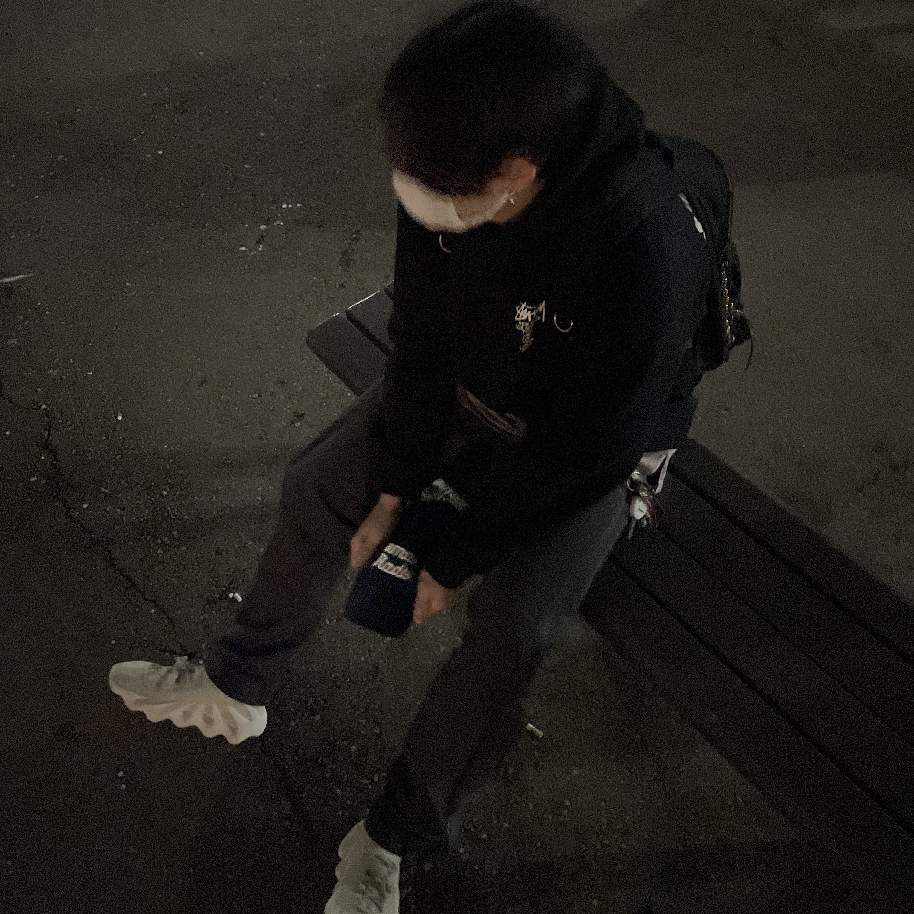 Adidas Yeezy 450 Cloud White 착용 스타일 - 1