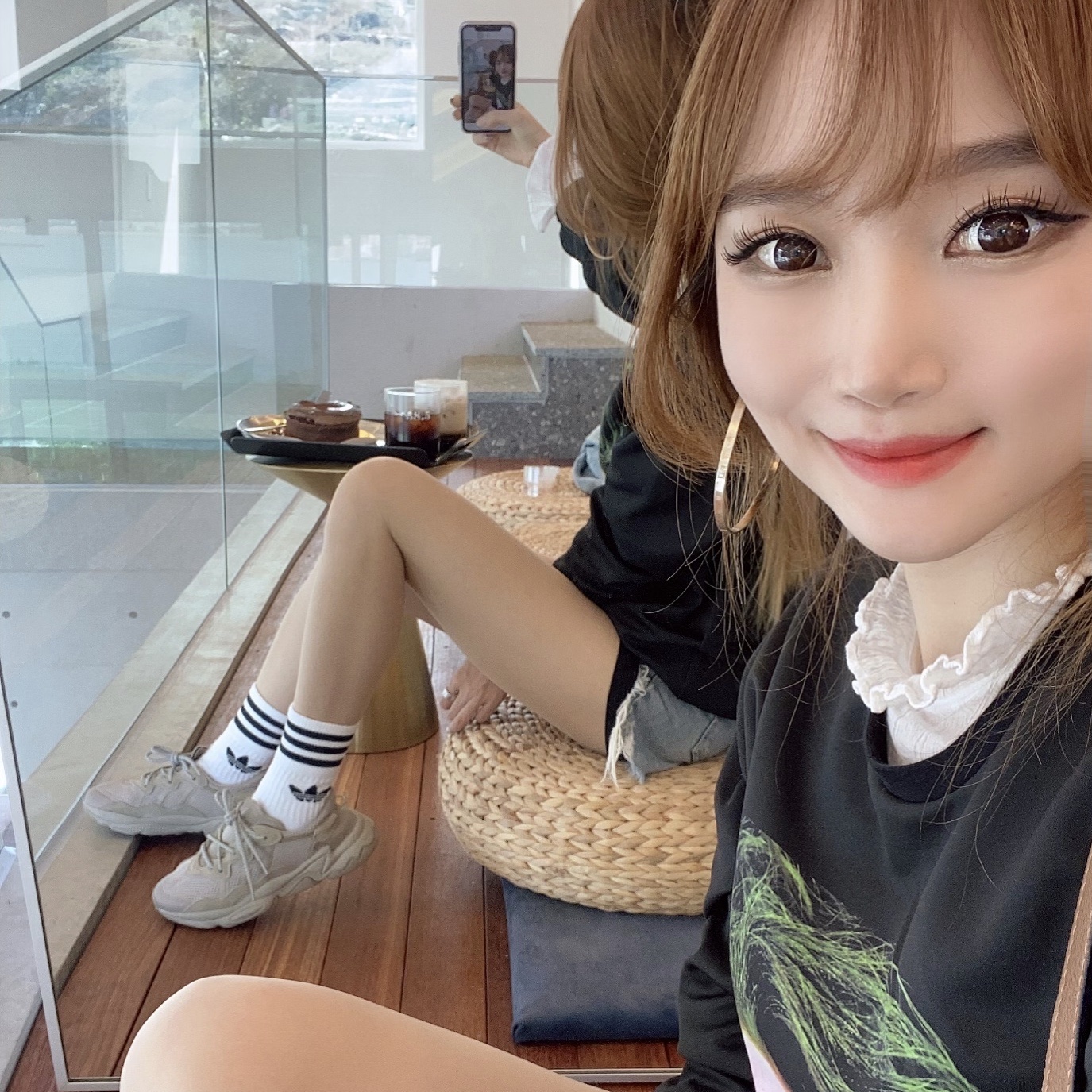 (W) Adidas Ozweego Trace Khaki 착용 스타일 - 1