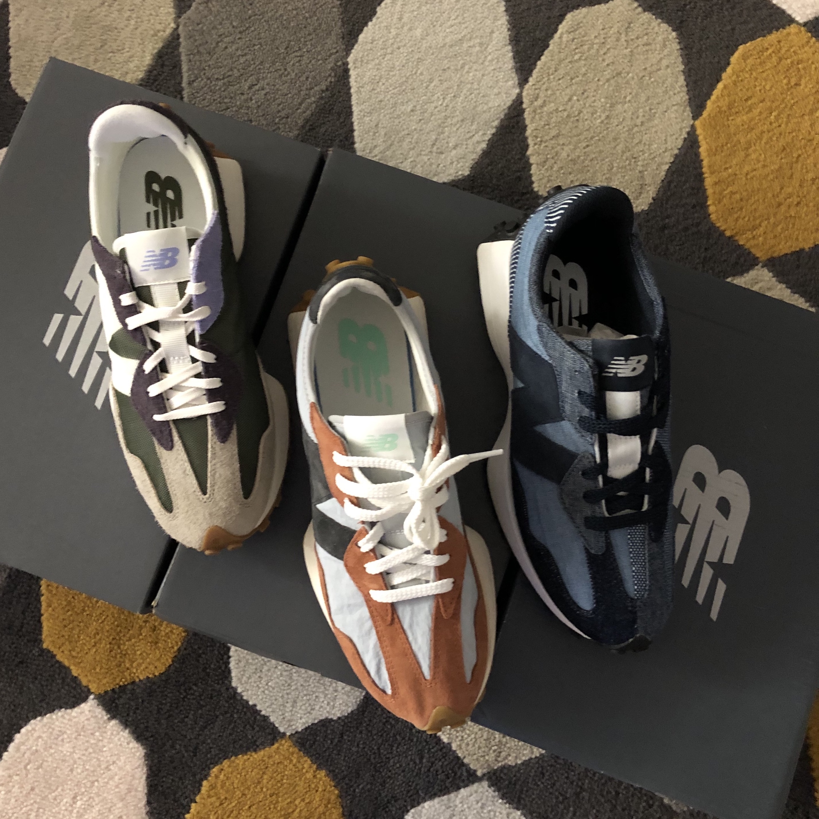 (W) New Balance 327 Oak Leaf Green, New Balance 327 Brown Grey 착용 스타일