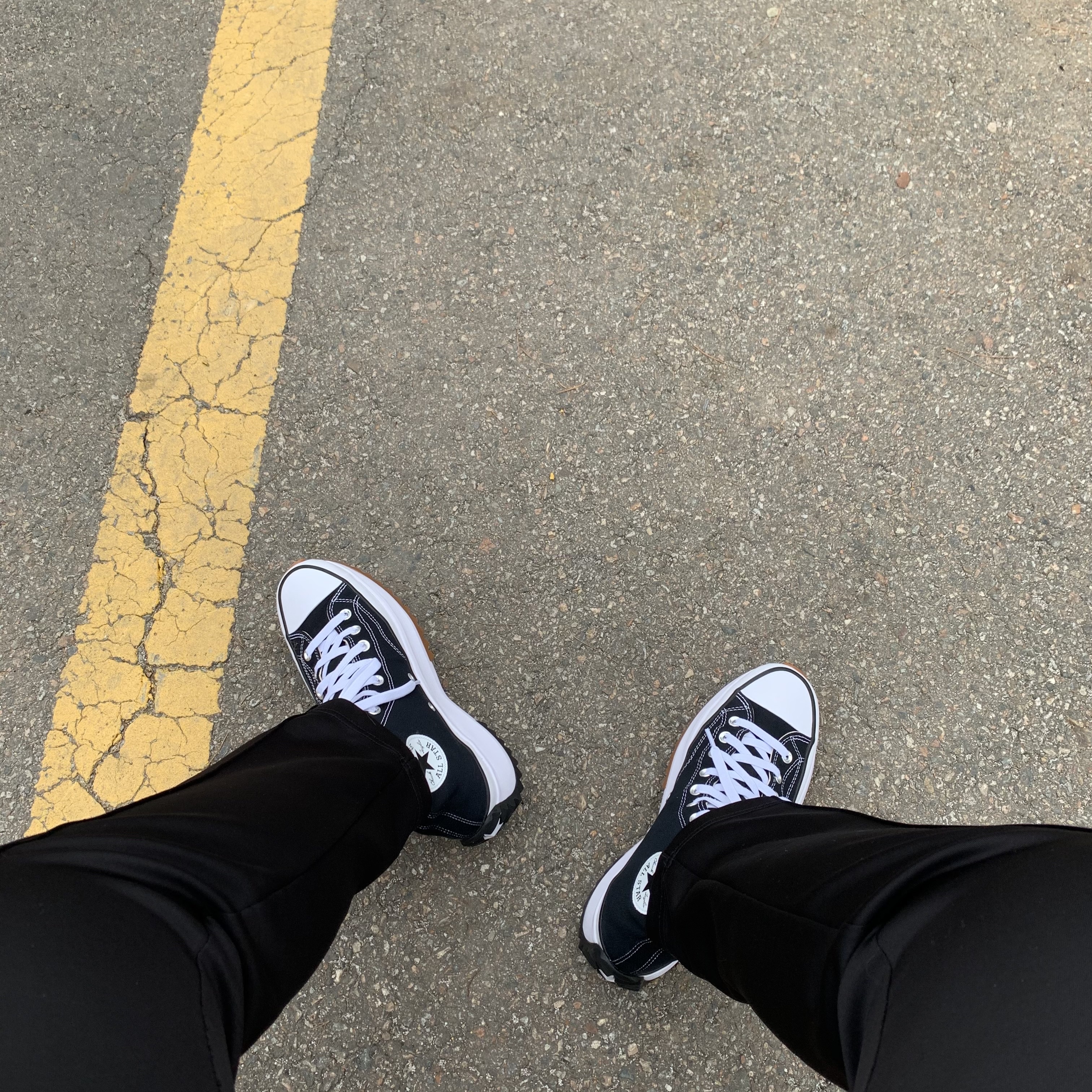 Converse Run Star Hike Hi Black White Gum 착용 스타일