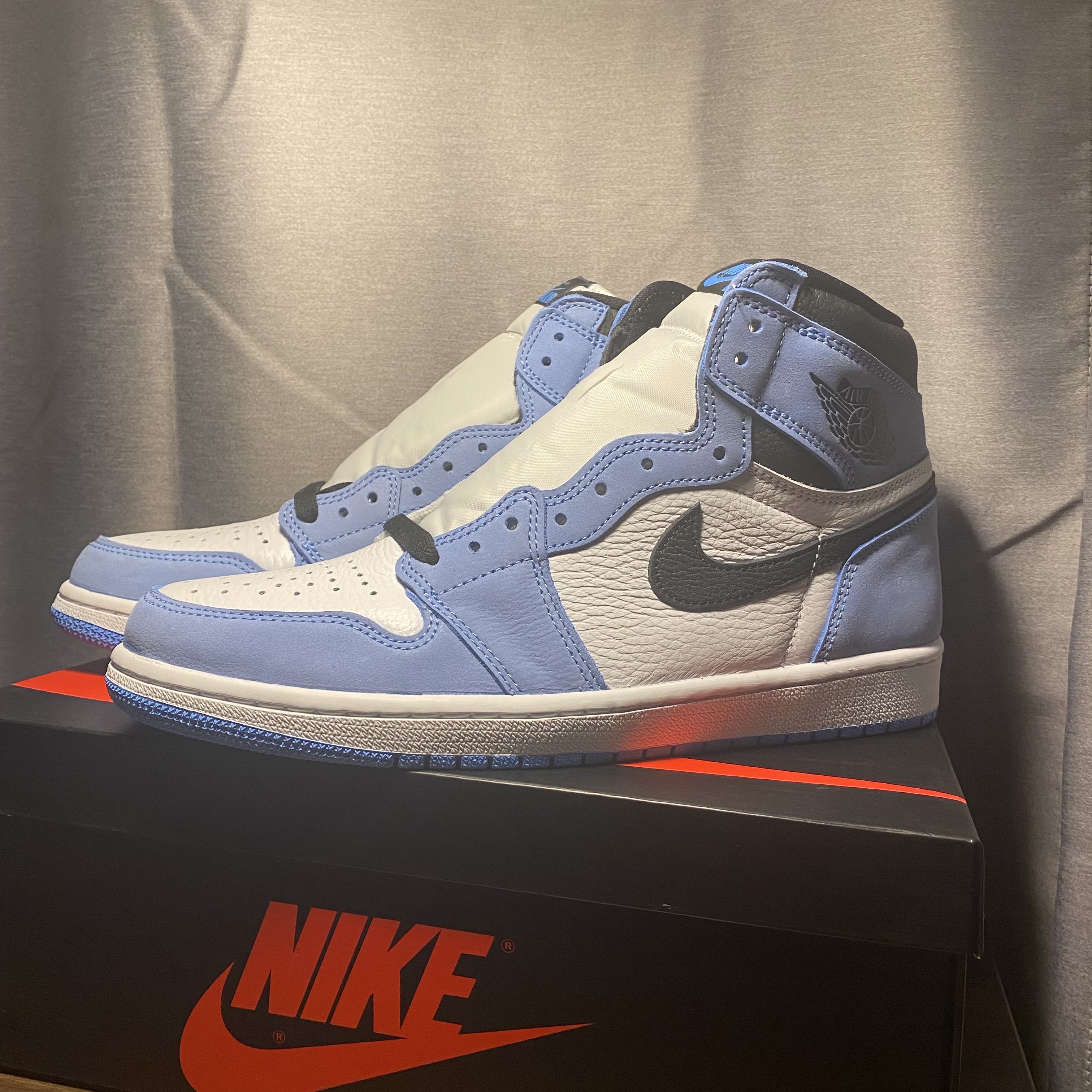 Jordan 1 Retro High OG University Blue 착용 스타일 - 2
