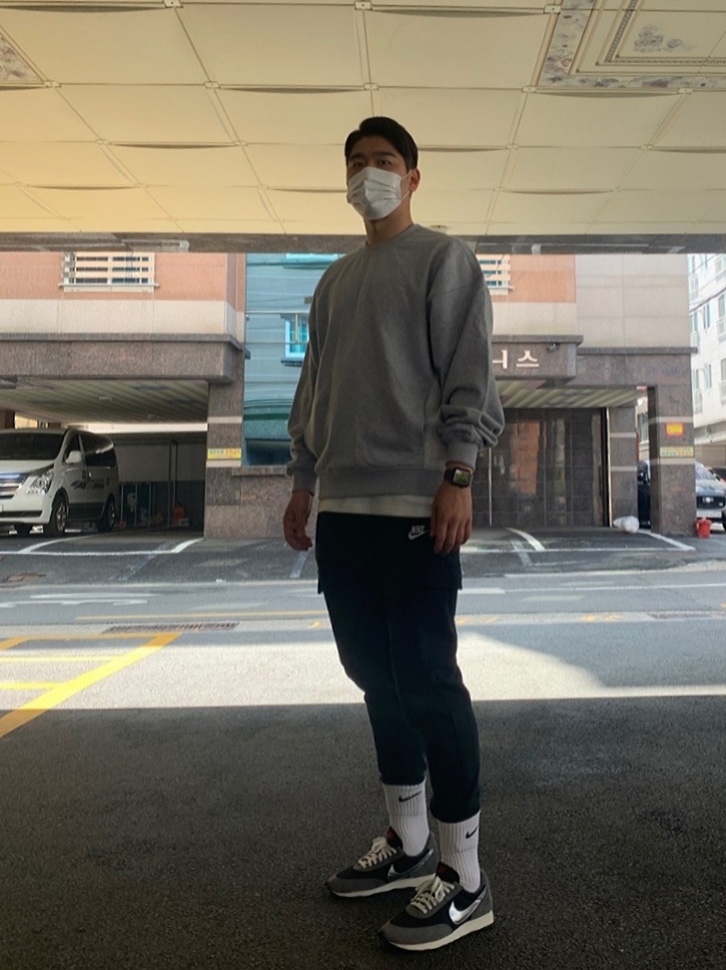 Nike Daybreak SP Black Metallic Silver 착용 스타일