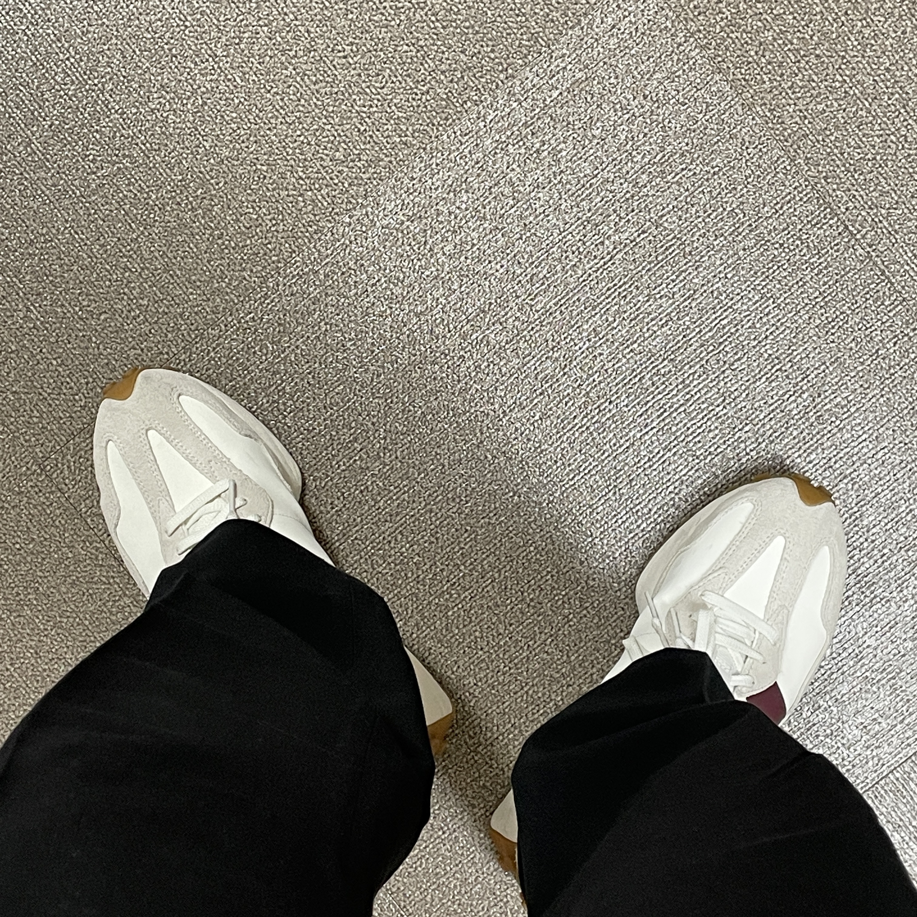 (W) New Balance 327 Burgundy 착용 스타일
