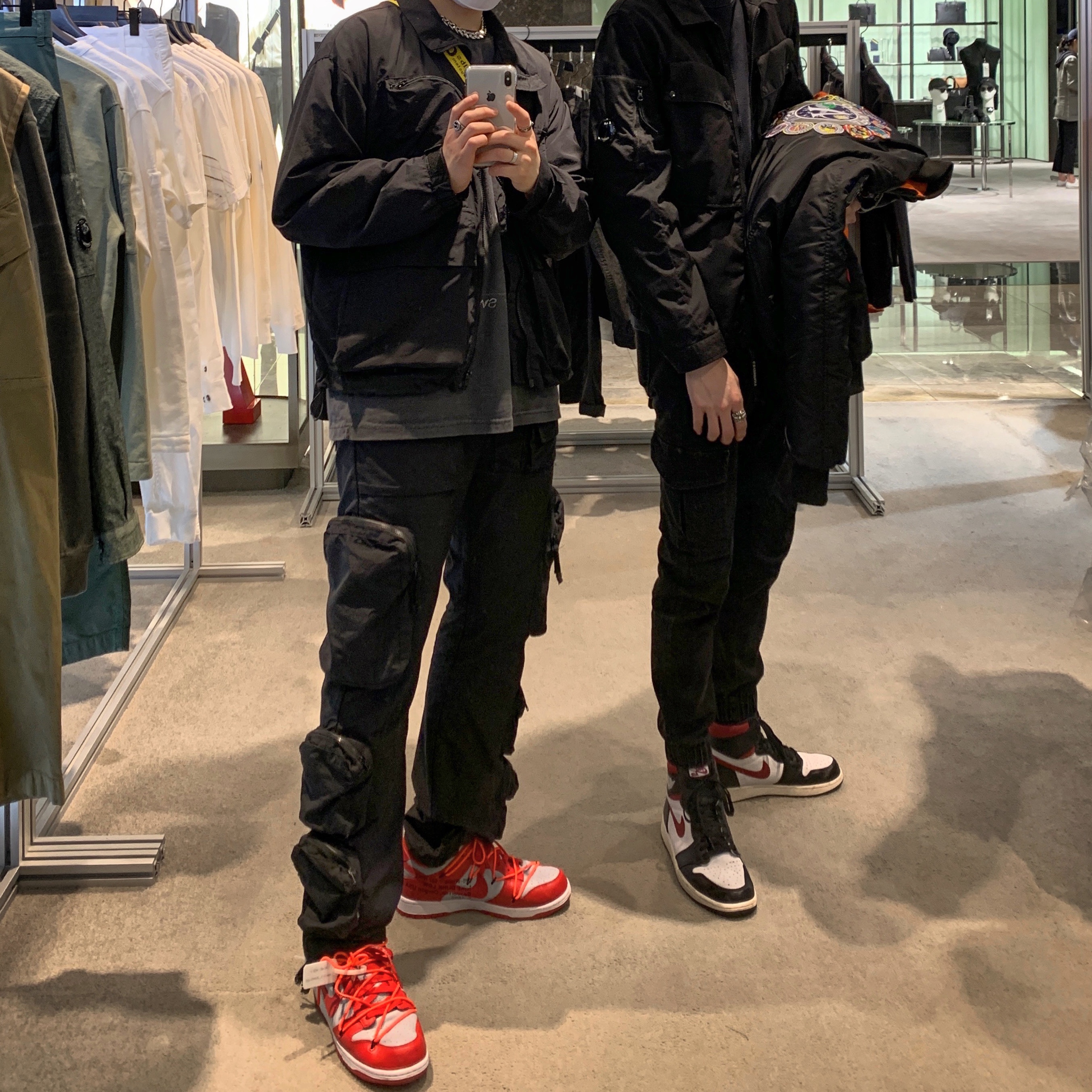 Nike x Off-White Dunk Low University Red, Jordan 1 Retro High OG Gym Red 착용 스타일